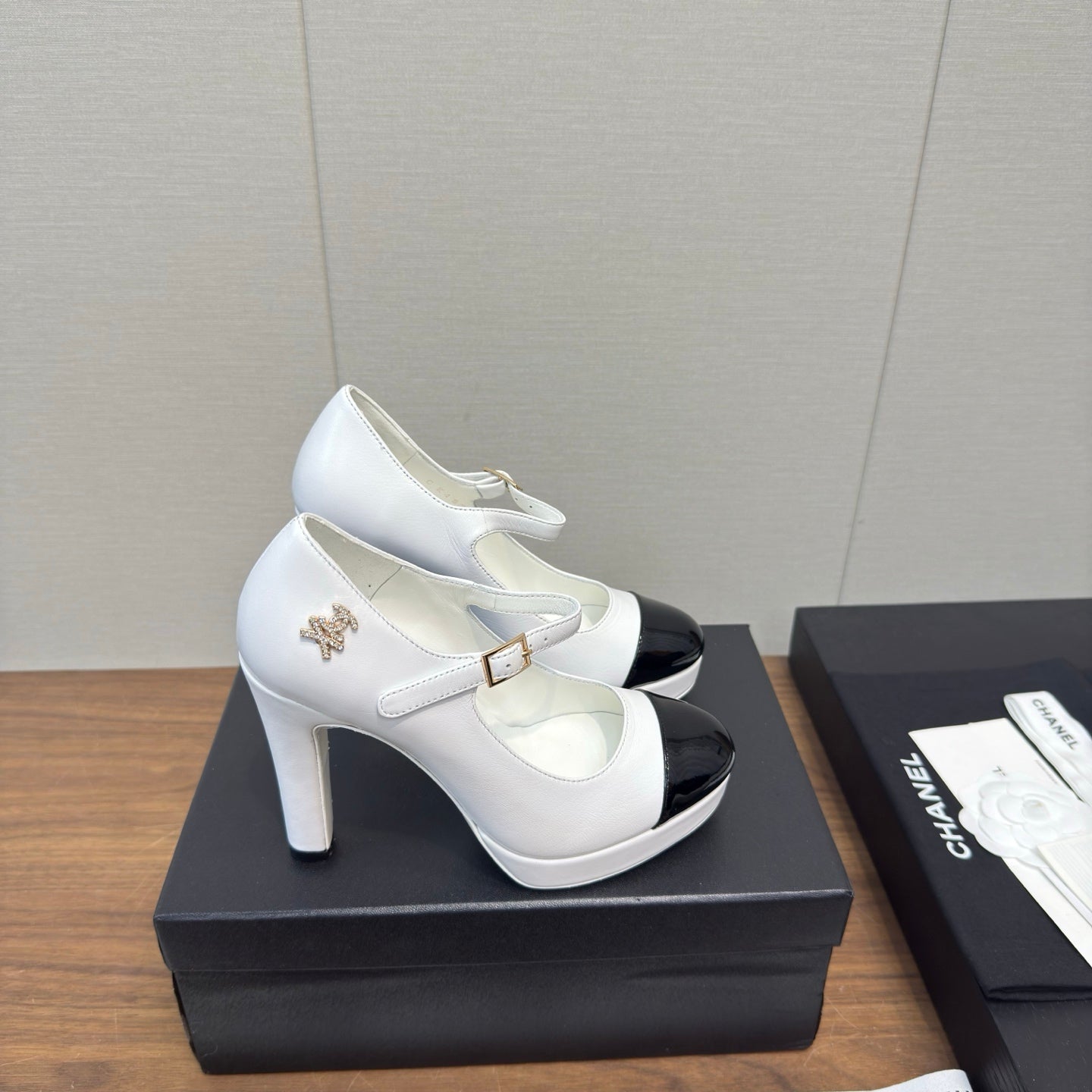 Chanel 25 High Heel Pump White Black Sheepskin 465595