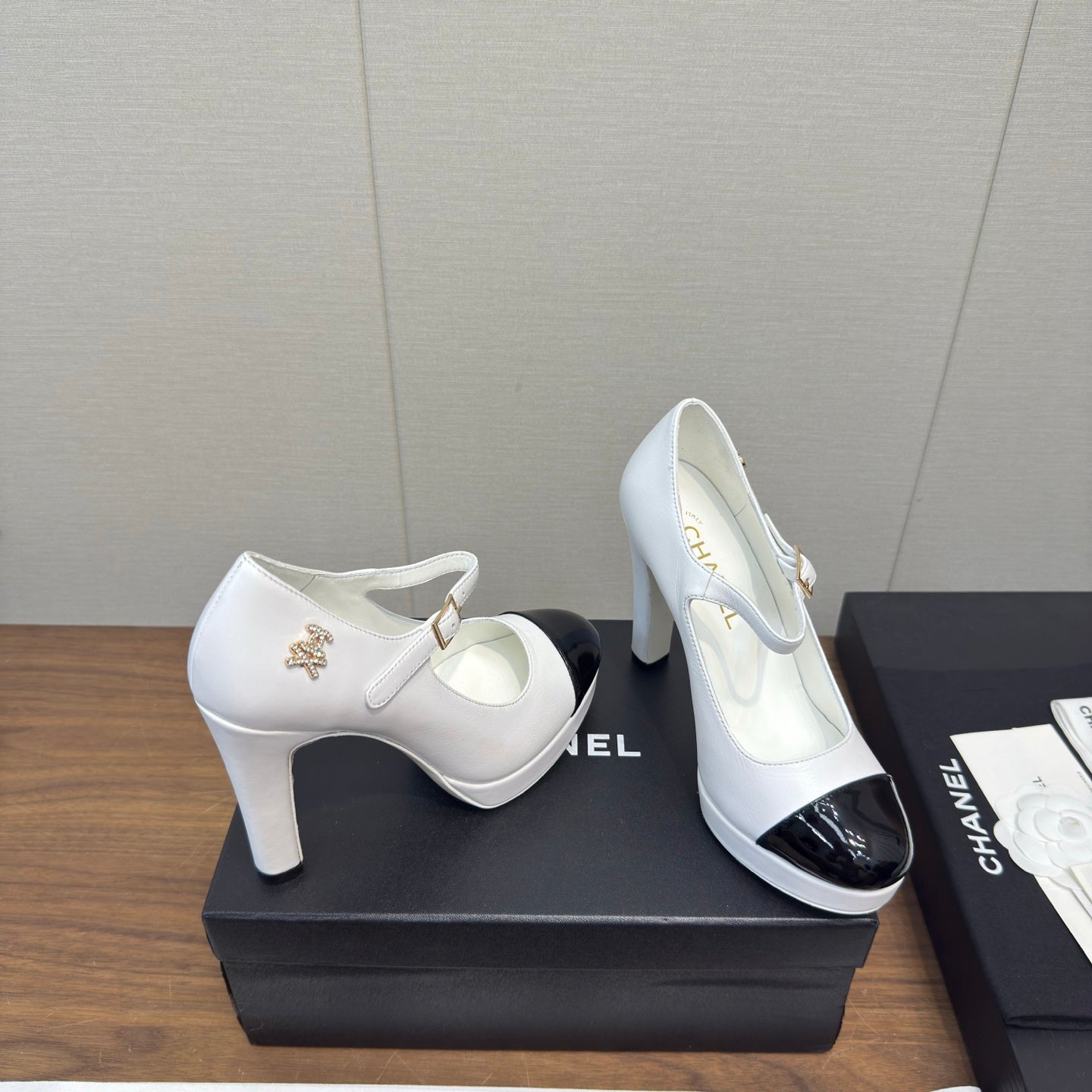 Chanel 25 High Heel Pump White Black Sheepskin 465595