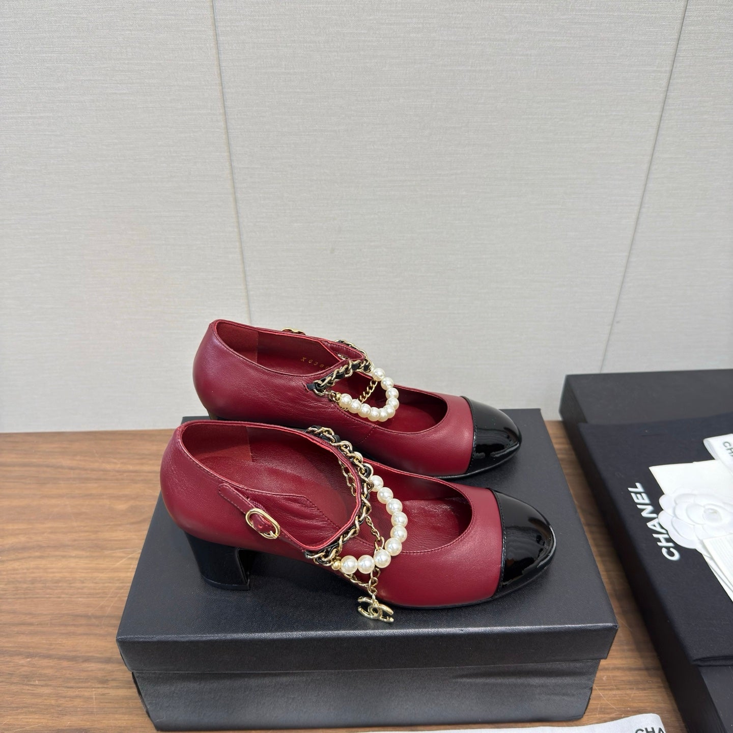 Chanel 25 Mary Jane Ankle Chain Pump Burgundy black Cowhide 465598