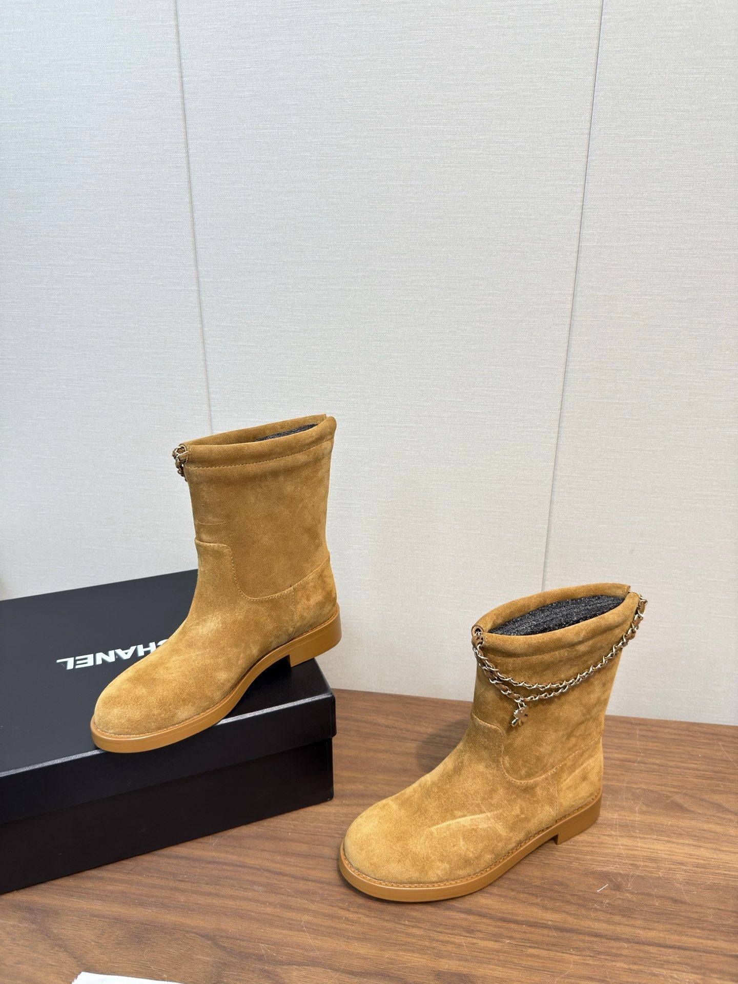 Chanel 25 Boot Camel Suede 465611