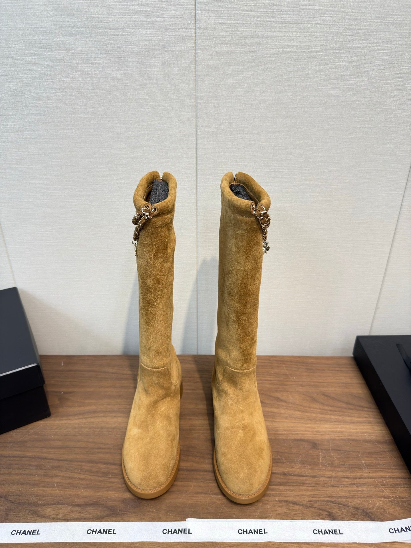 Chanel 25 Long Boot camel Suede 465616