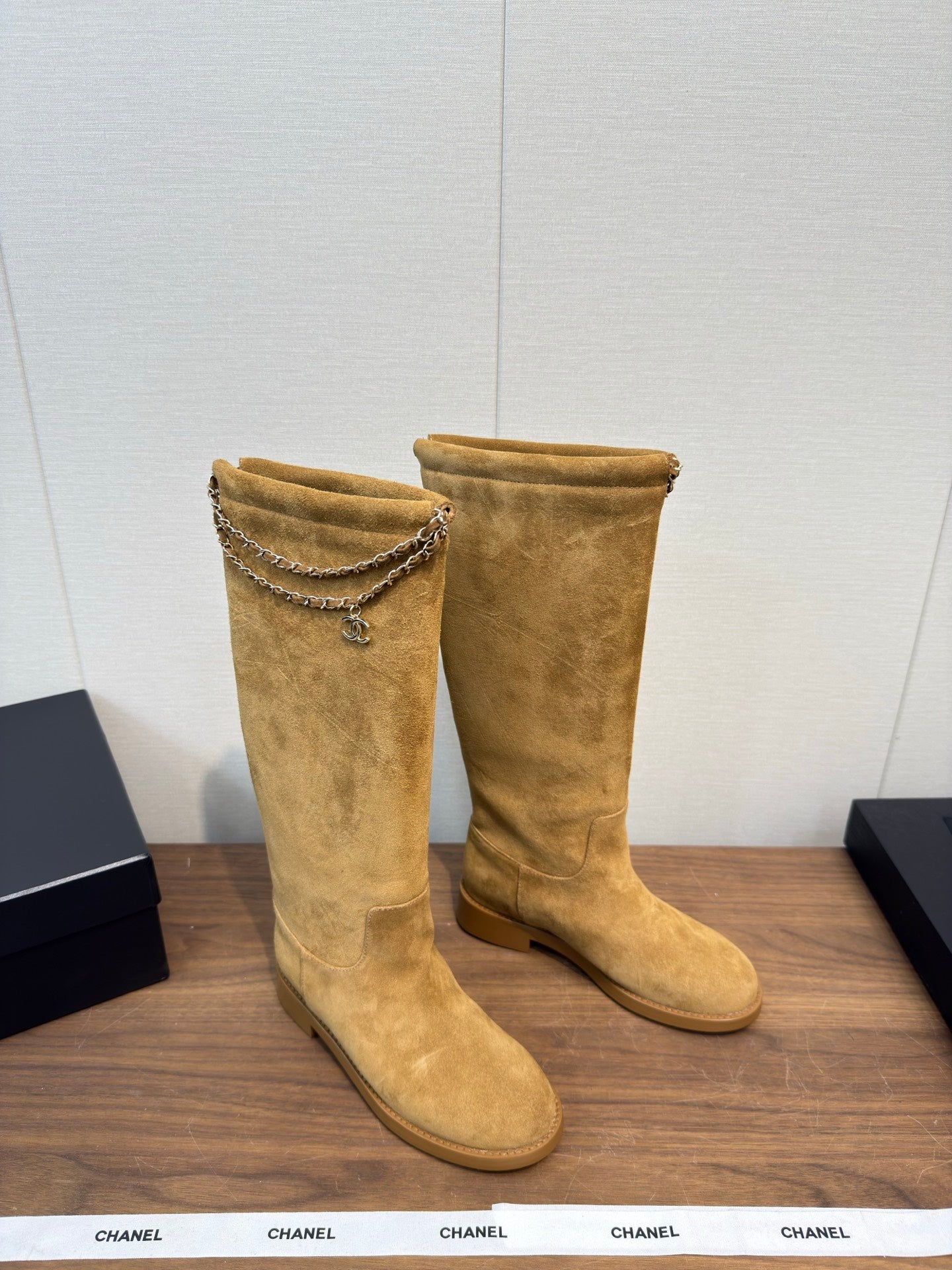 Chanel 25 Long Boot camel Suede 465616