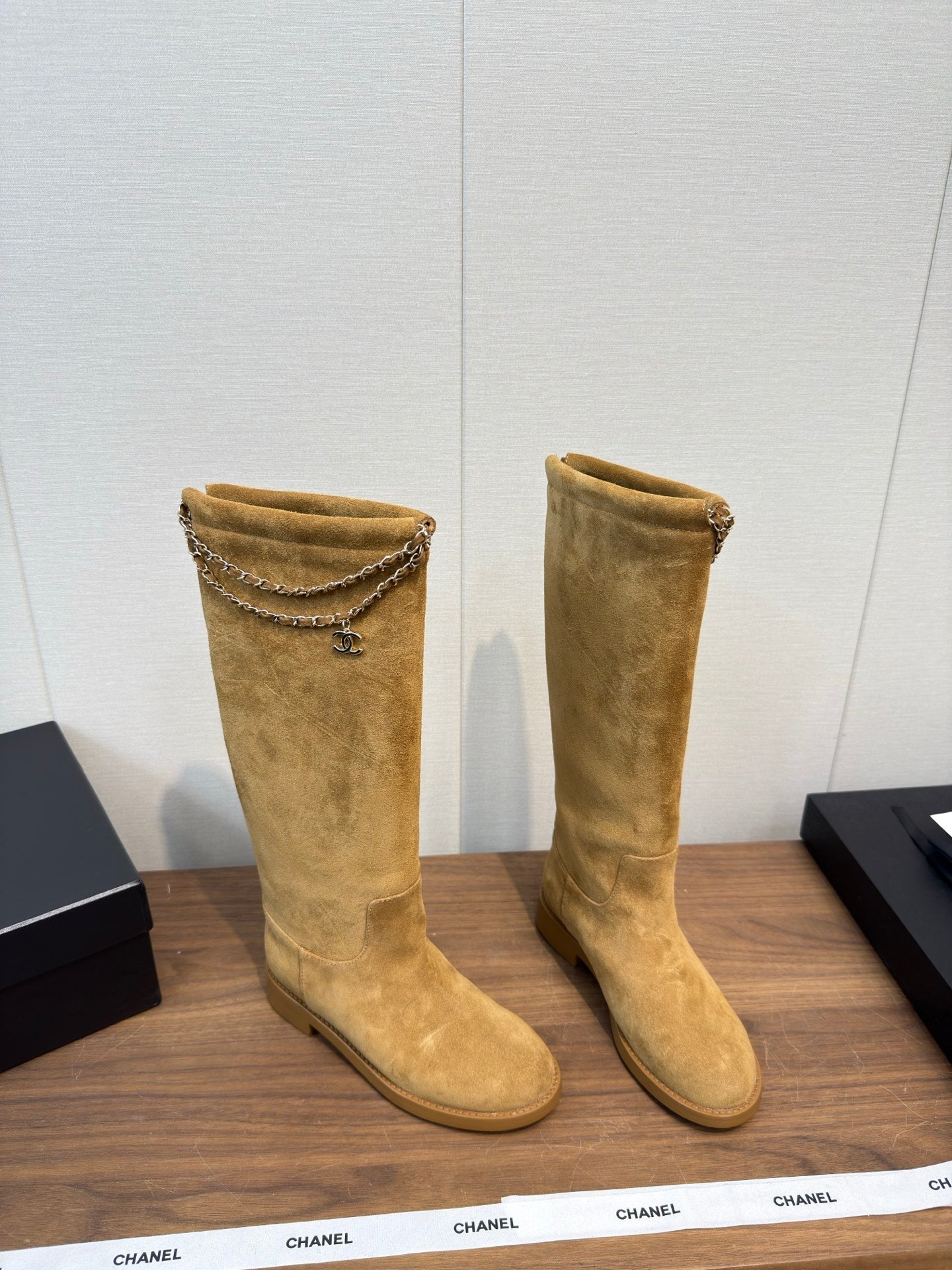 Chanel 25 Long Boot camel Suede 465616