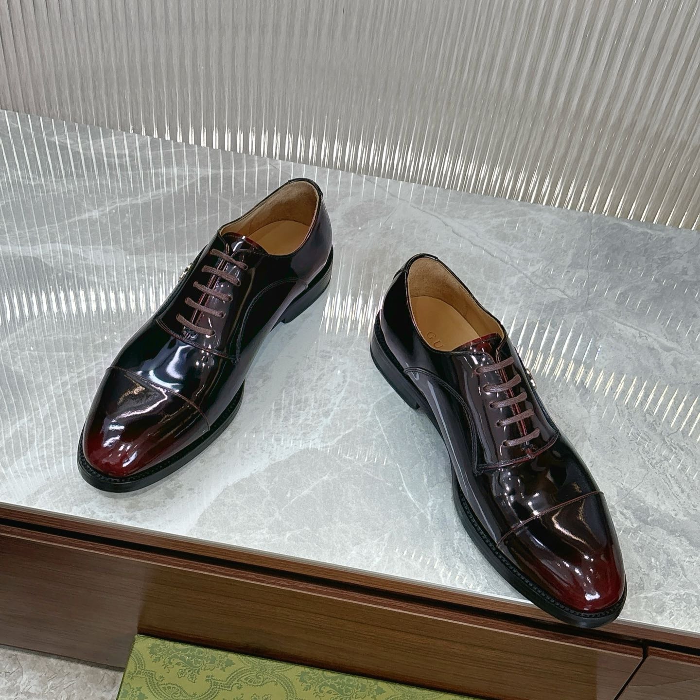 GG Men's Oxford Shoe Burgundy Patent Leather 524015