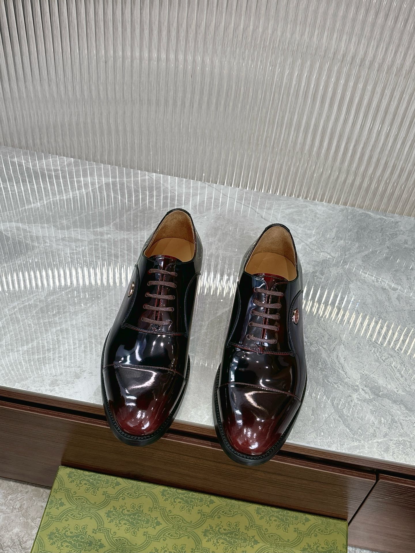 GG Men's Oxford Shoe Burgundy Patent Leather 524015