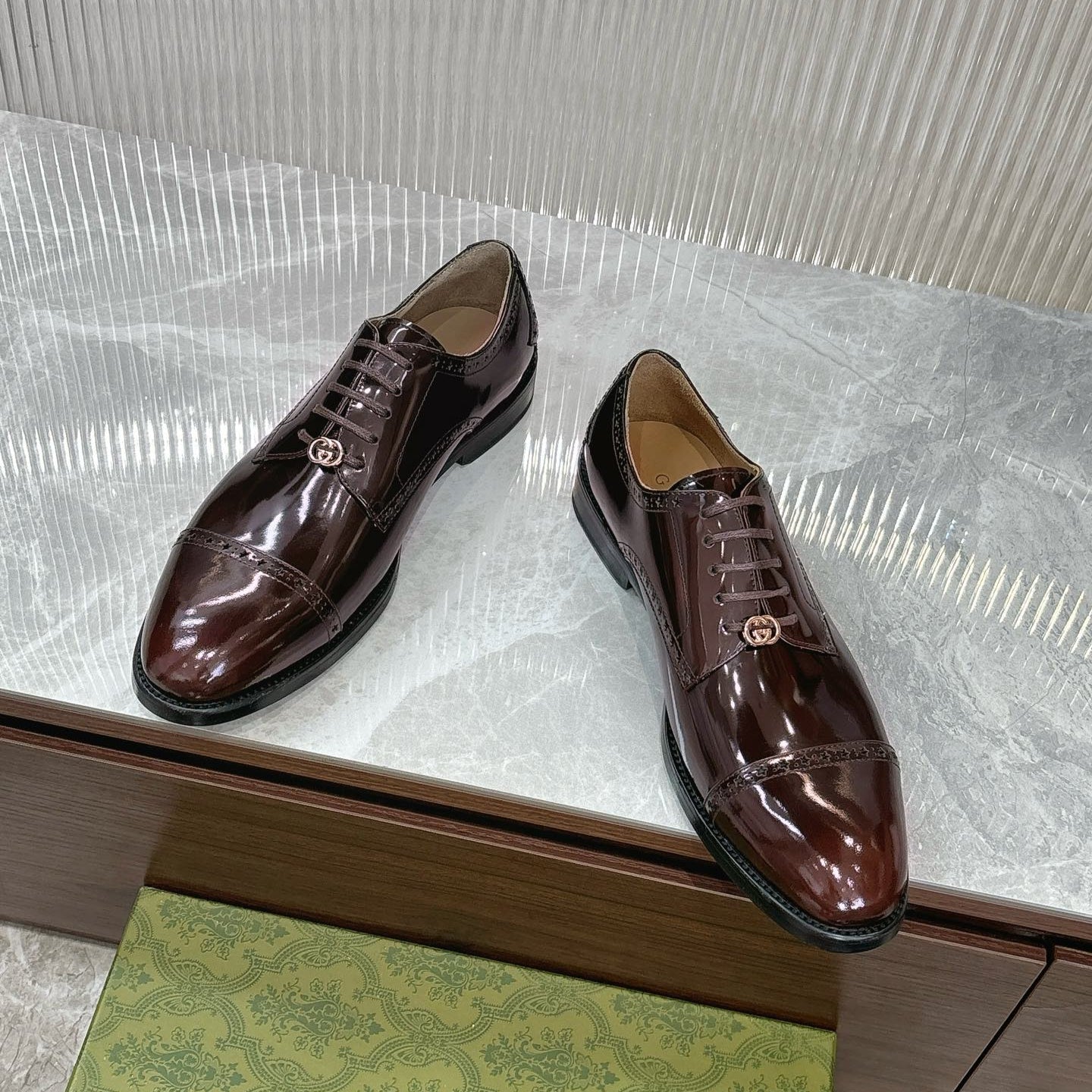 GG Men's Oxford Shoe Brown Patent Leather 524019