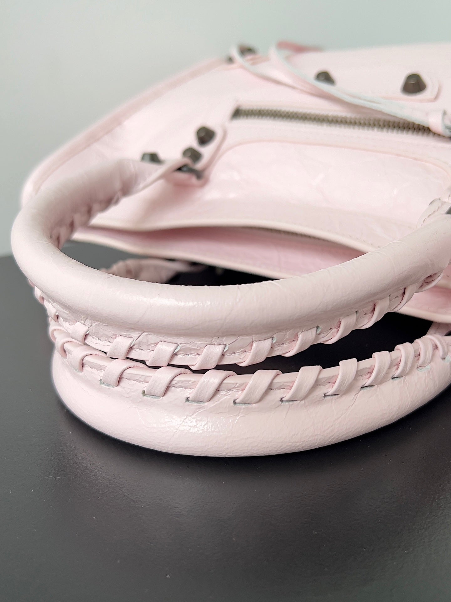 𝗕𝗮𝗹𝗲𝗻𝗰𝗶𝗮𝗴𝗮 Le City classics bag light pink leather