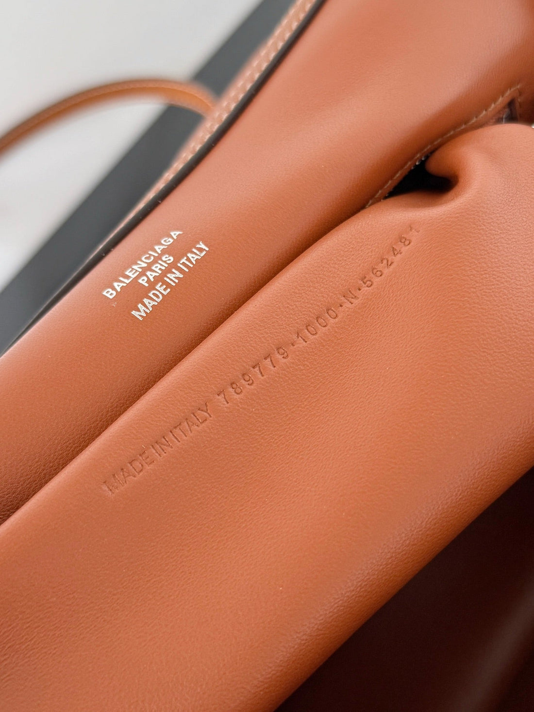 𝗕𝗮𝗹𝗲𝗻𝗰𝗶𝗮𝗴𝗮 Rodeo 35 bag brown lambskin