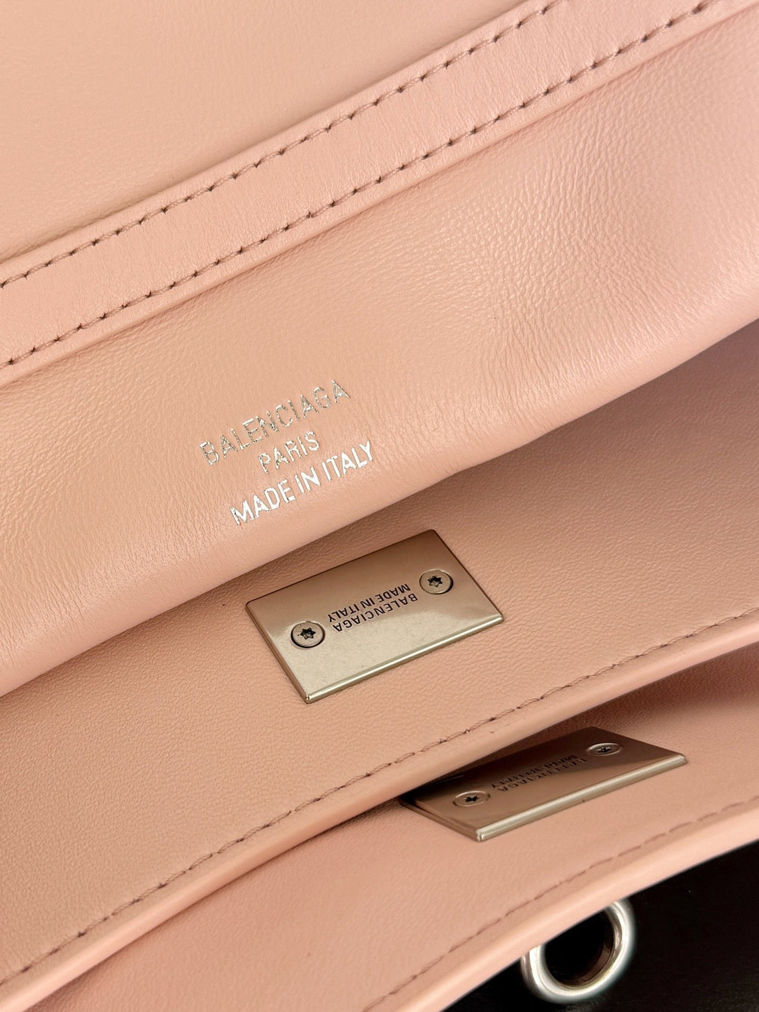 𝗕𝗮𝗹𝗲𝗻𝗰𝗶𝗮𝗴𝗮 Rodeo oversized bag pastel pink lambskin