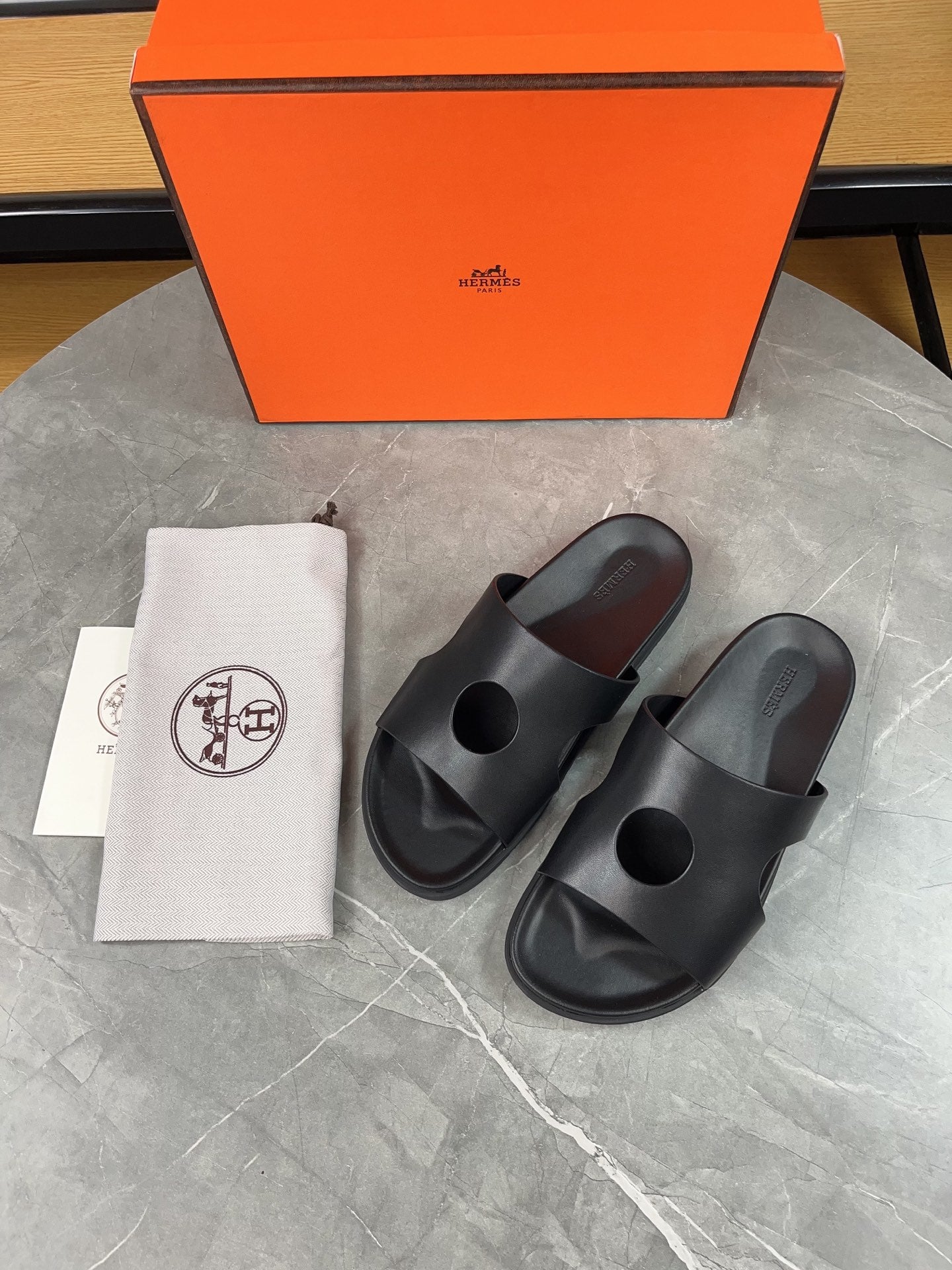 HM Men's Edith Slide Black Sheepskin 567372