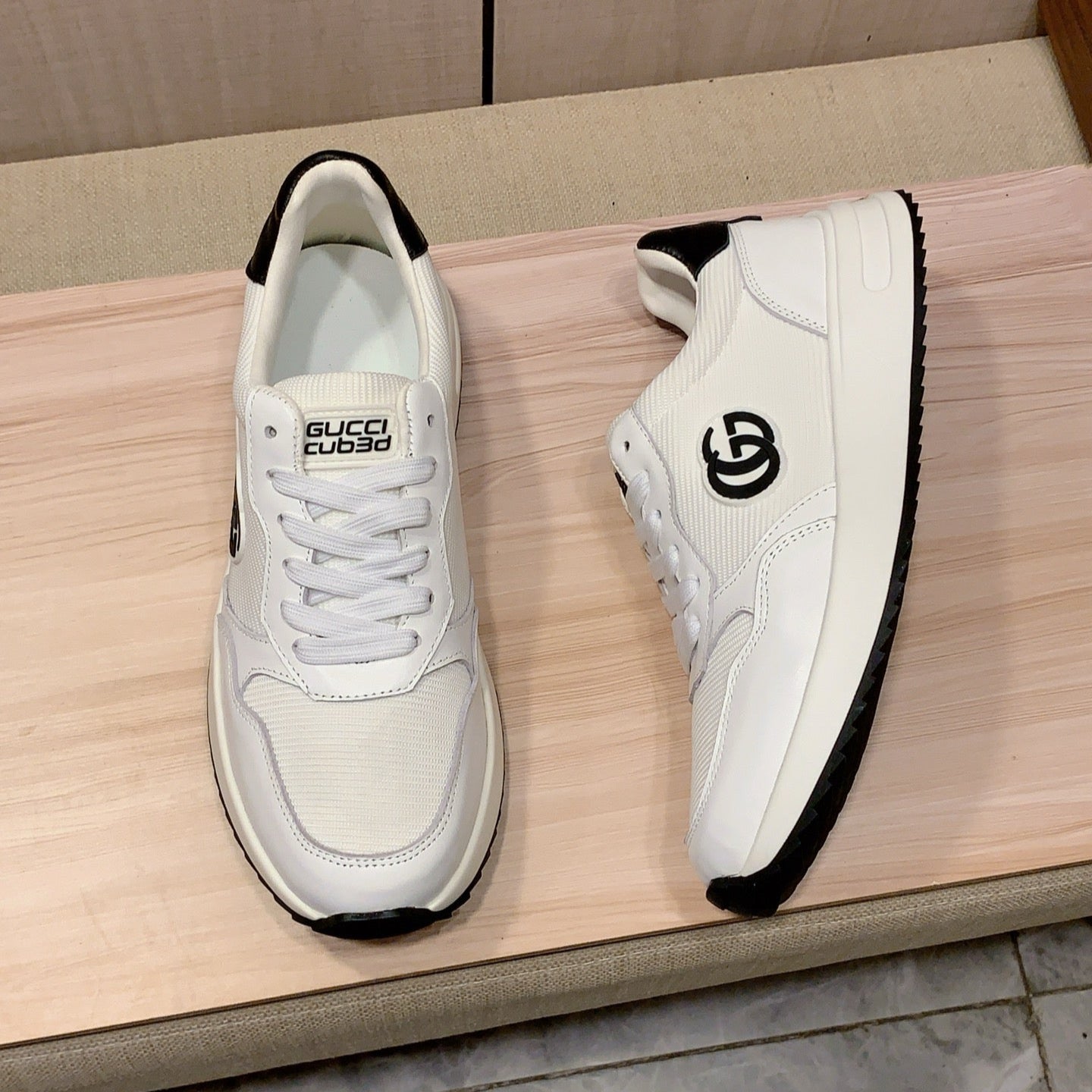 GG Men's Sneaker White Sheepskin 709681