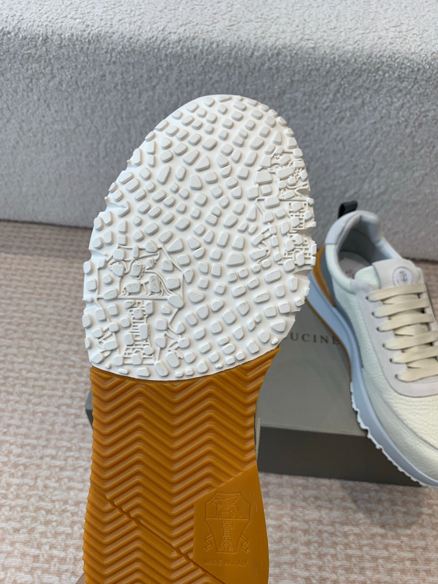CL 25C Brunello Cucinelli White Sneaker Suede 298886