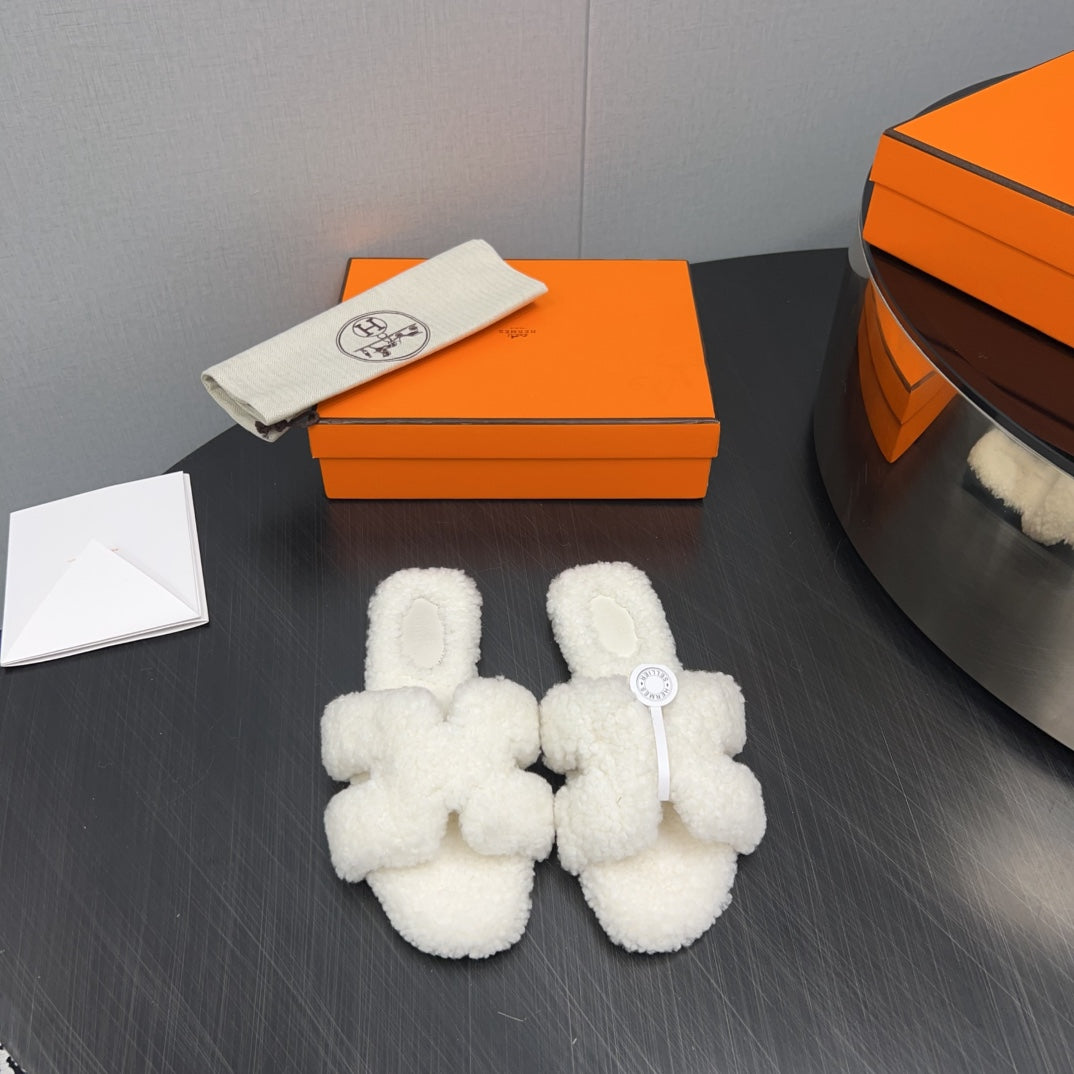 HM Oran Sandal White Wool  952326