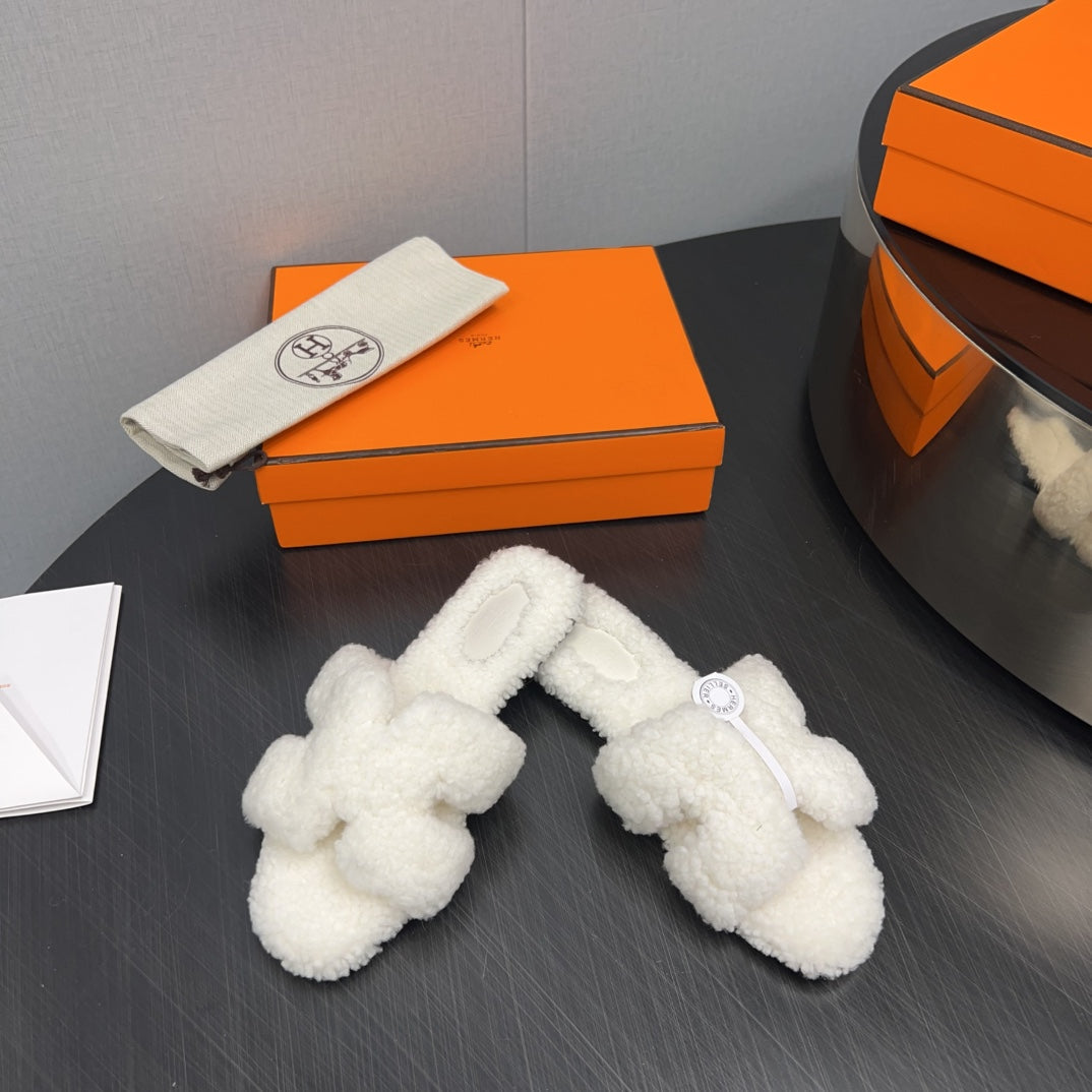 HM Oran Sandal White Wool  952326