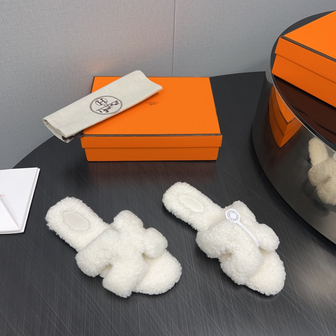 HM Oran Sandal White Wool  952326