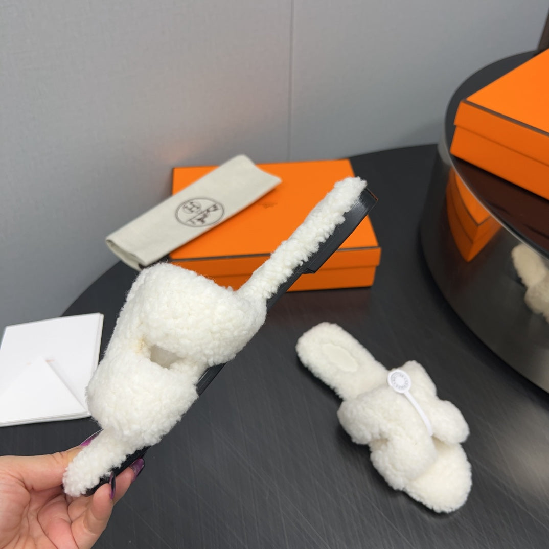 HM Oran Sandal White Wool  952326