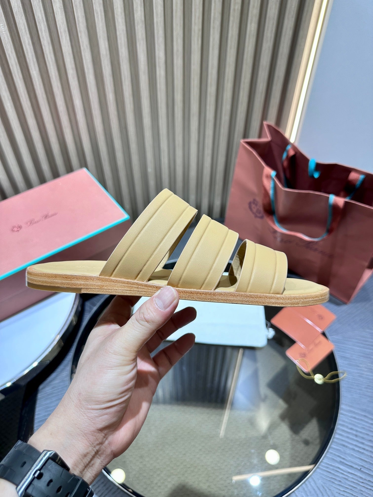 LP NAHA SANDAL BEIGE LAMBSKIN