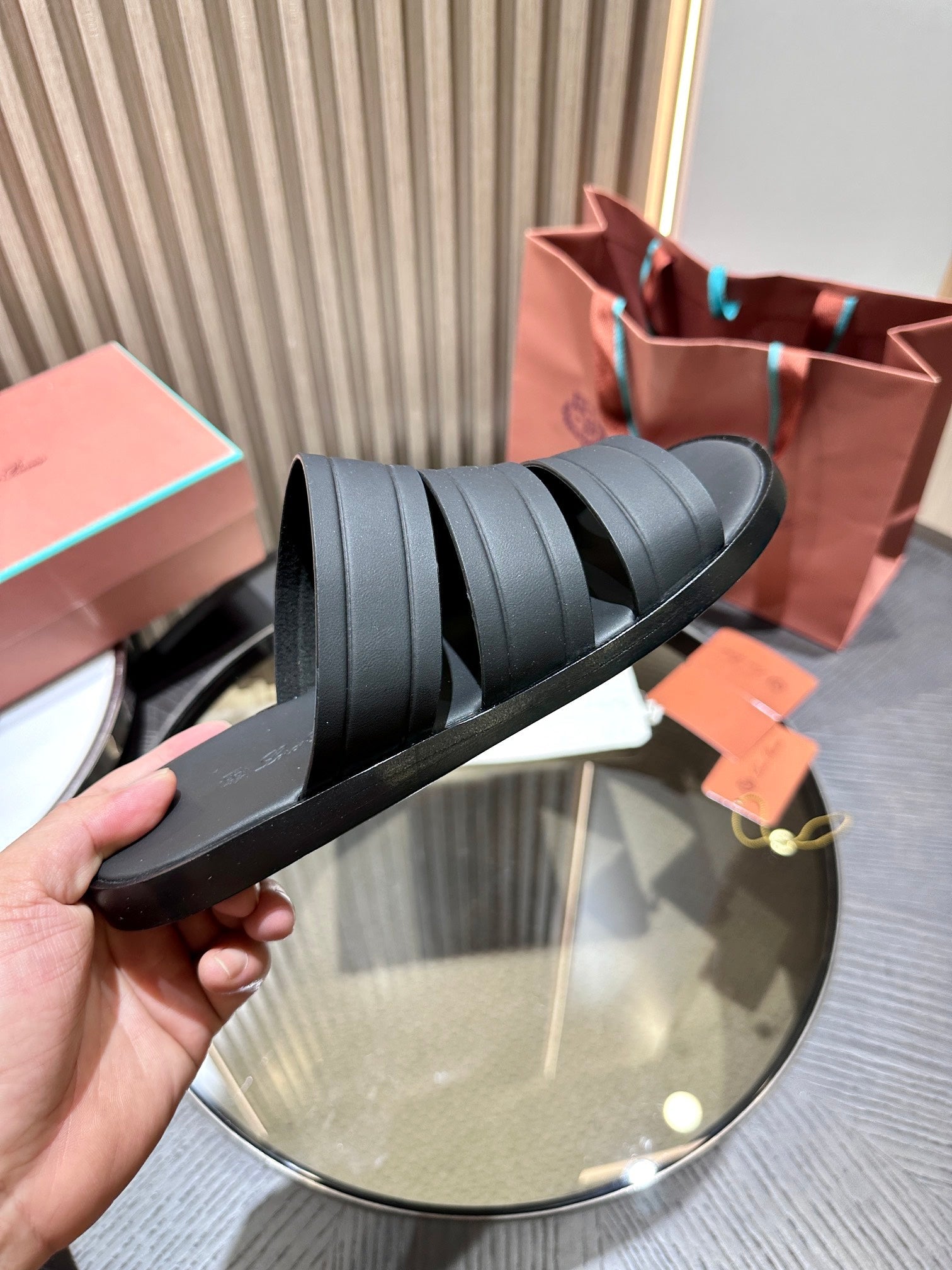 LP NAHA SANDAL BLACK LAMBSKIN