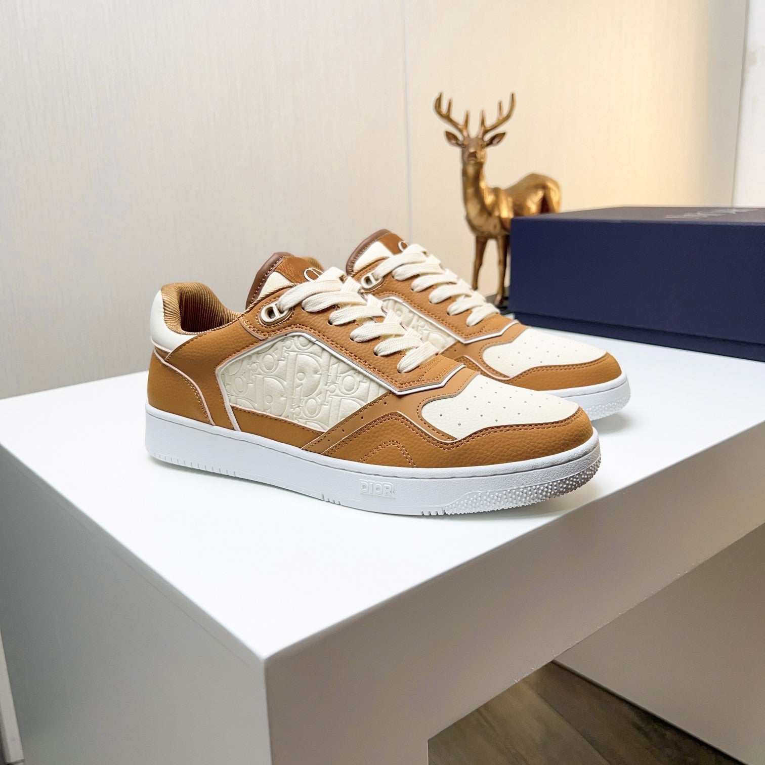 CD 25 B57 Sneaker Brown White Cowhide 750639