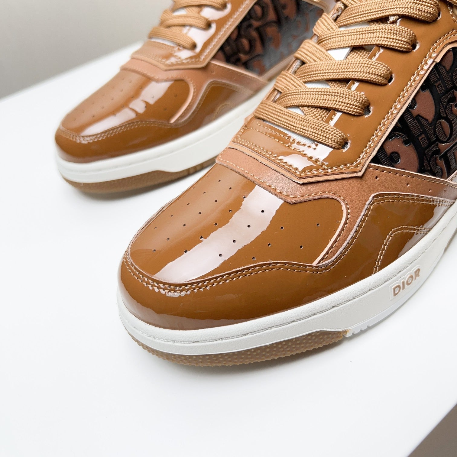 CD 25 B57 Sneaker Brown Patent Leather 750643