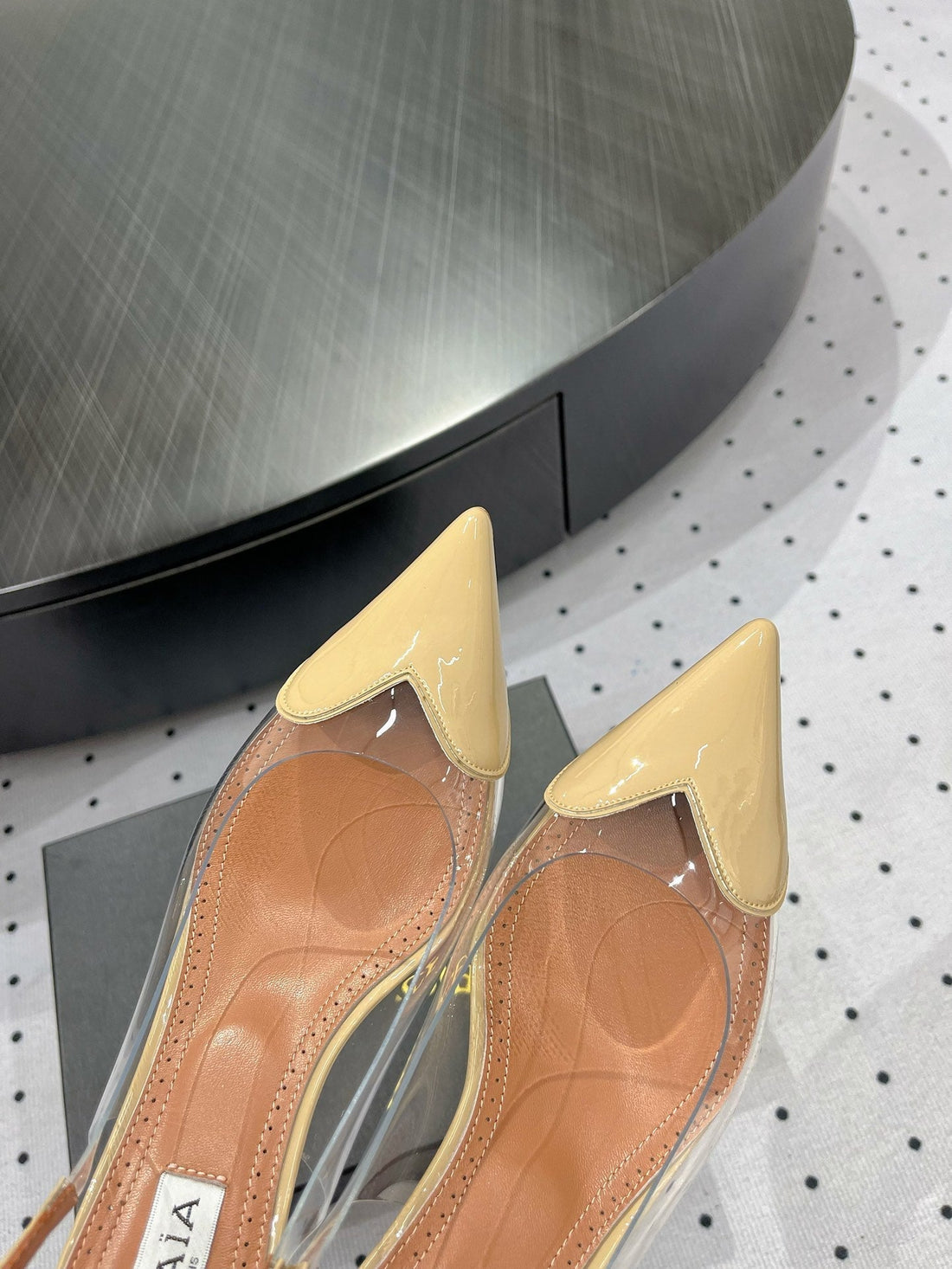 Alaila Le CÅ“ur Slingbacks 60mm In Beige Glossy Lambskin 954829