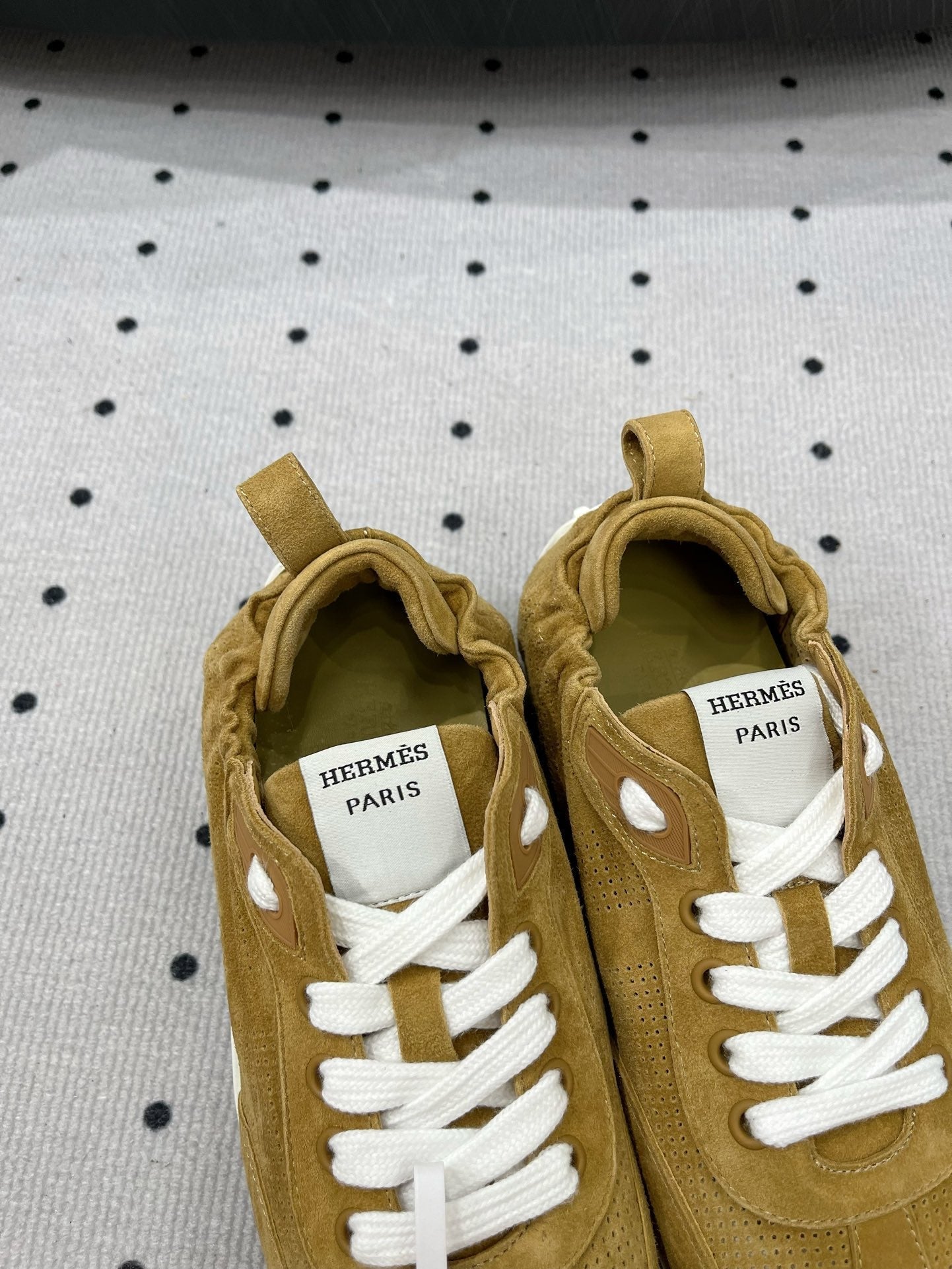 HM Sneaker 10mm In Light Yellow Brown Suede  954742