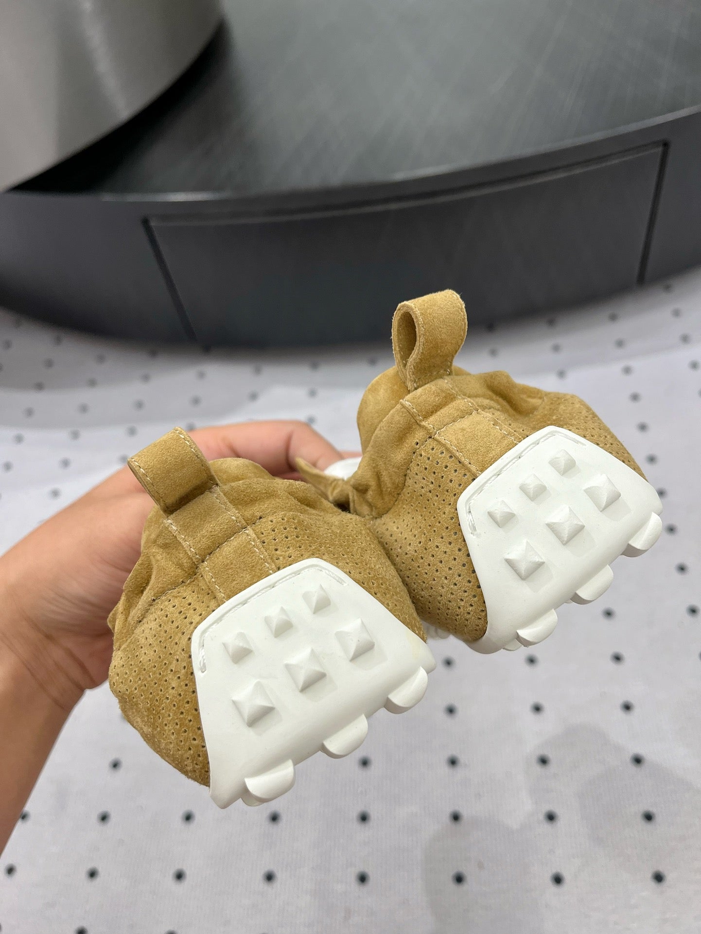 HM Sneaker 10mm In Light Yellow Brown Suede  954742