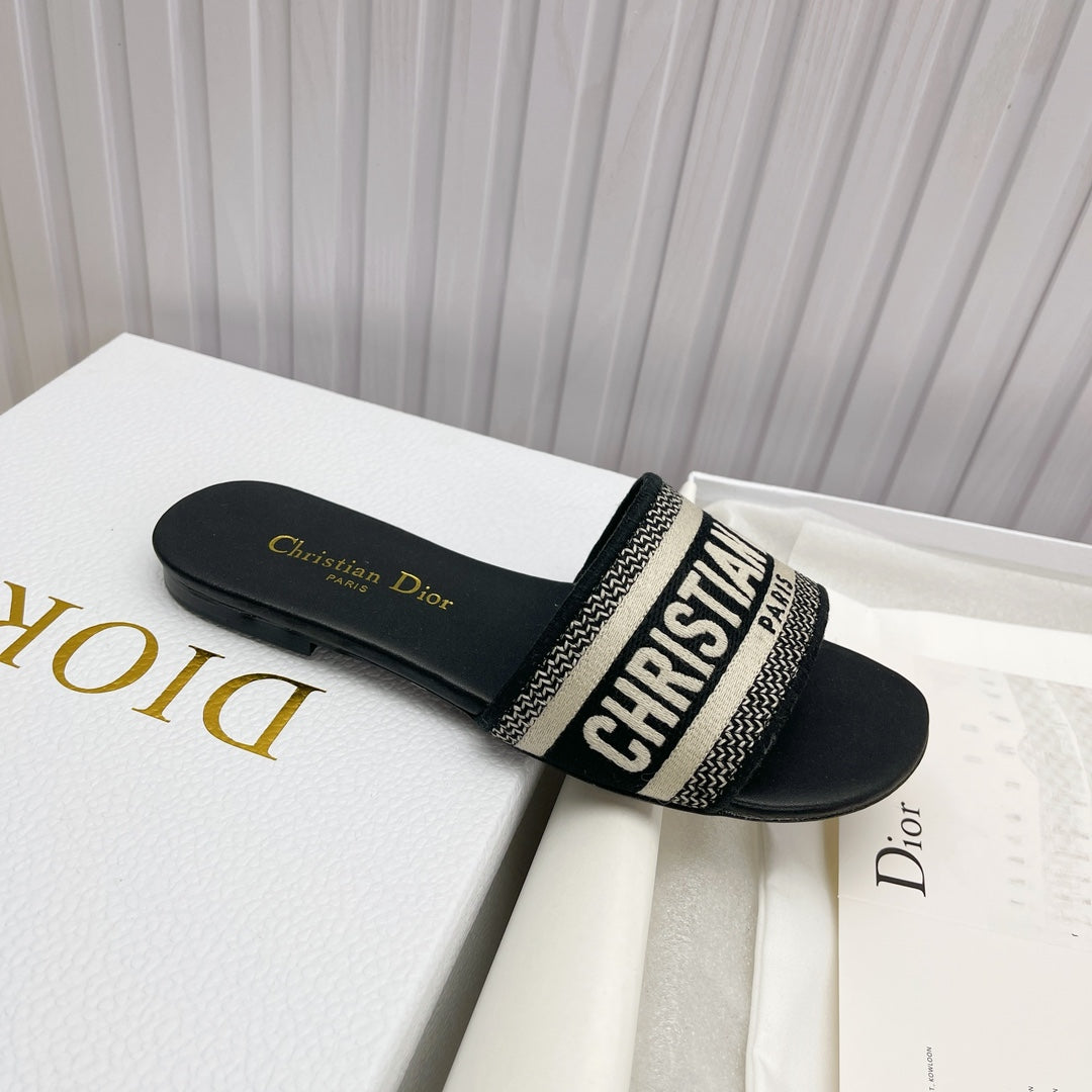 CD Mule Dway Slide 10mm Black Embroidery