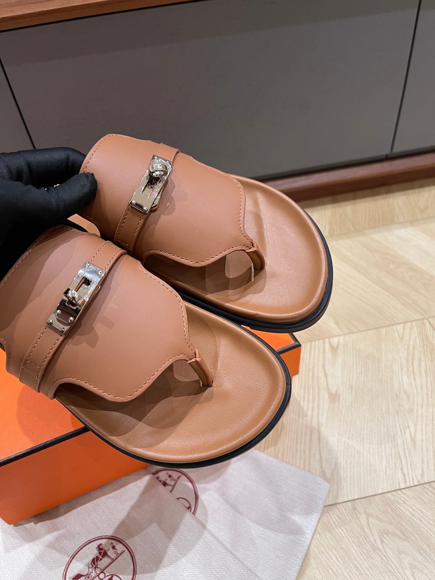 HM 25 Empire Sandal Calfskin and Rubber 245684