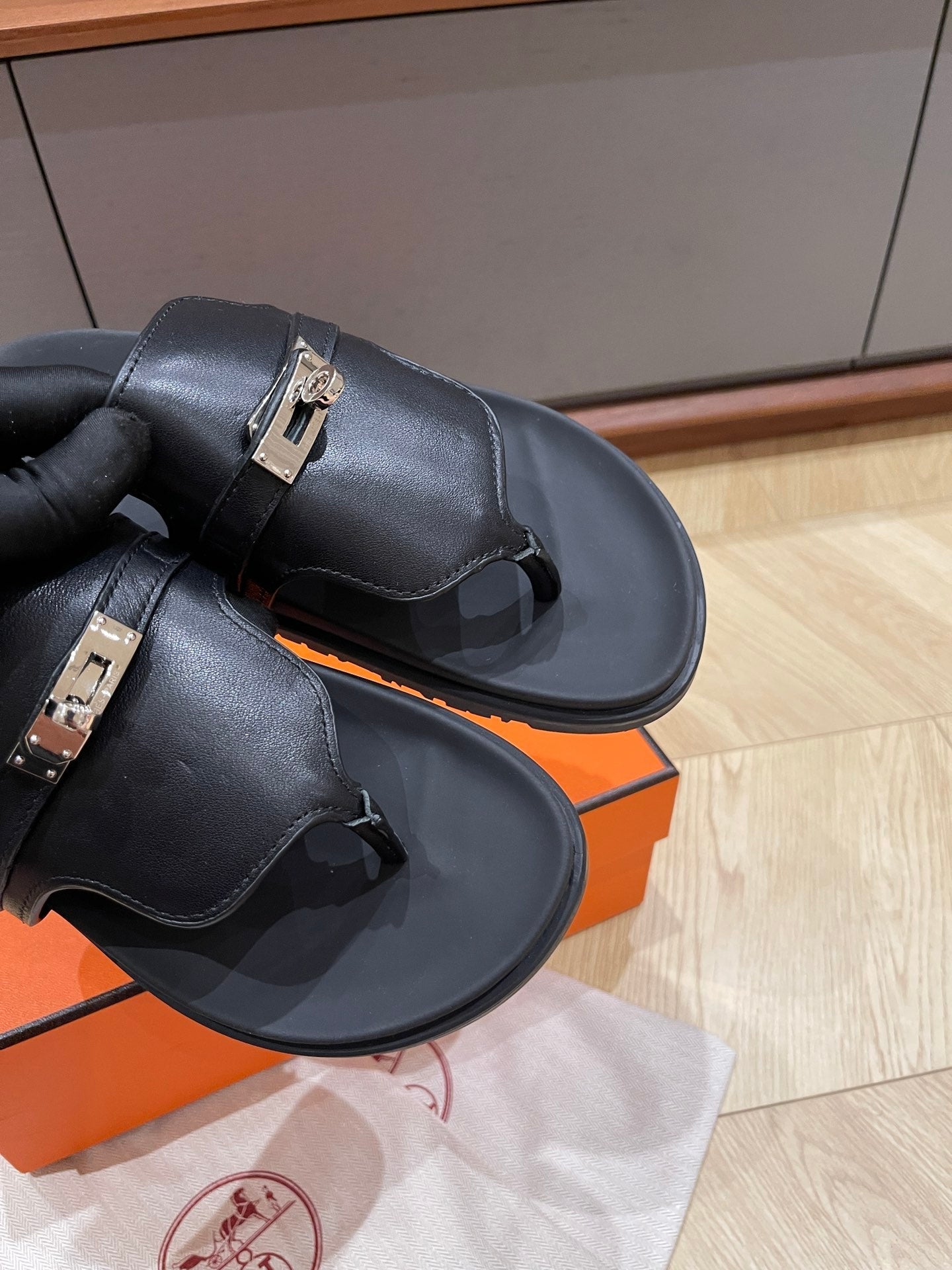 HM 25 Empire Sandal Calfskin and Rubber 245684