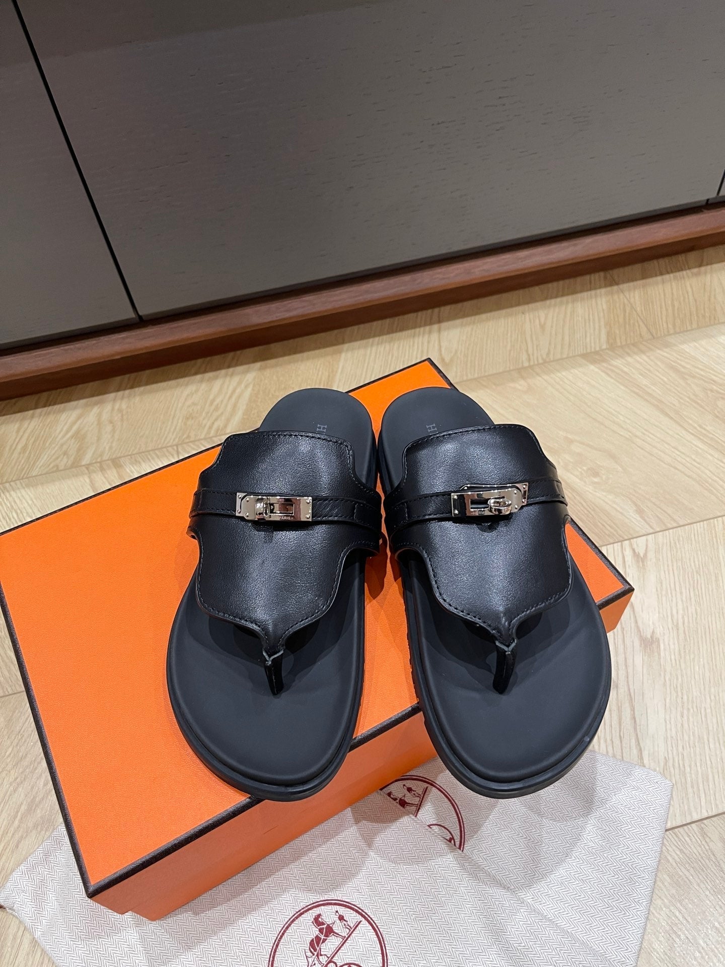 HM 25 Empire Sandal Calfskin and Rubber 245684