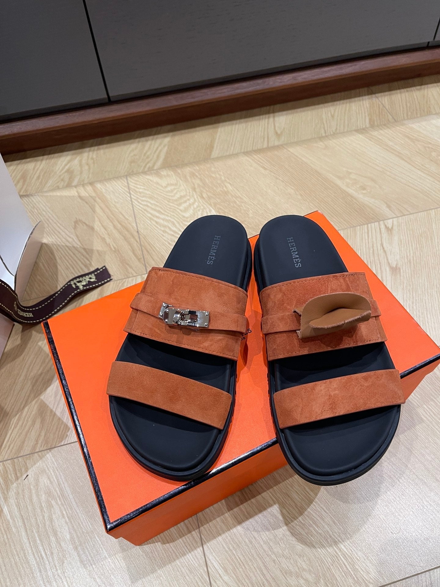 HM 25 Jackson Sandal Brown Suede Calfskin