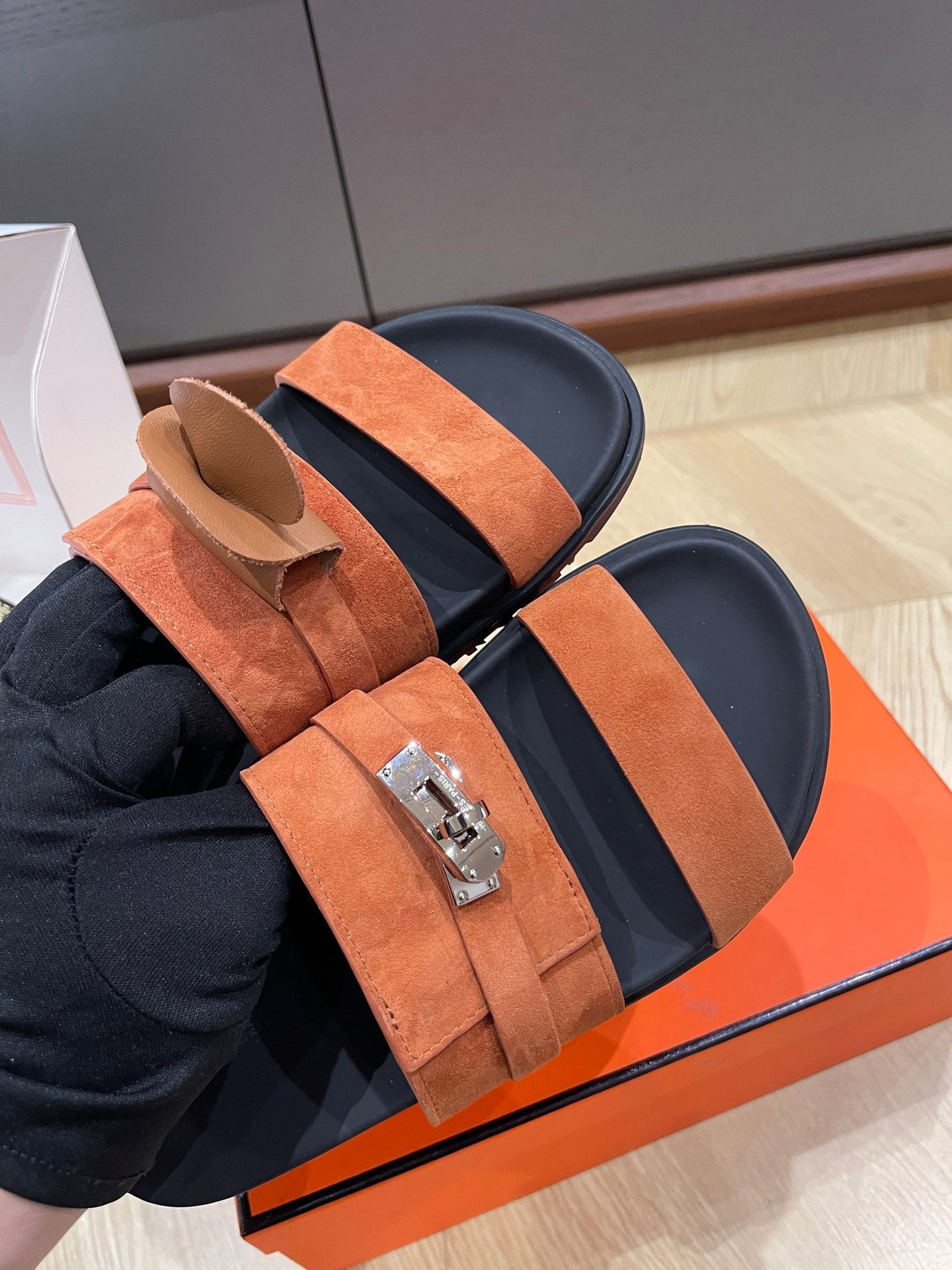 HM 25 Jackson Sandal Brown Suede Calfskin