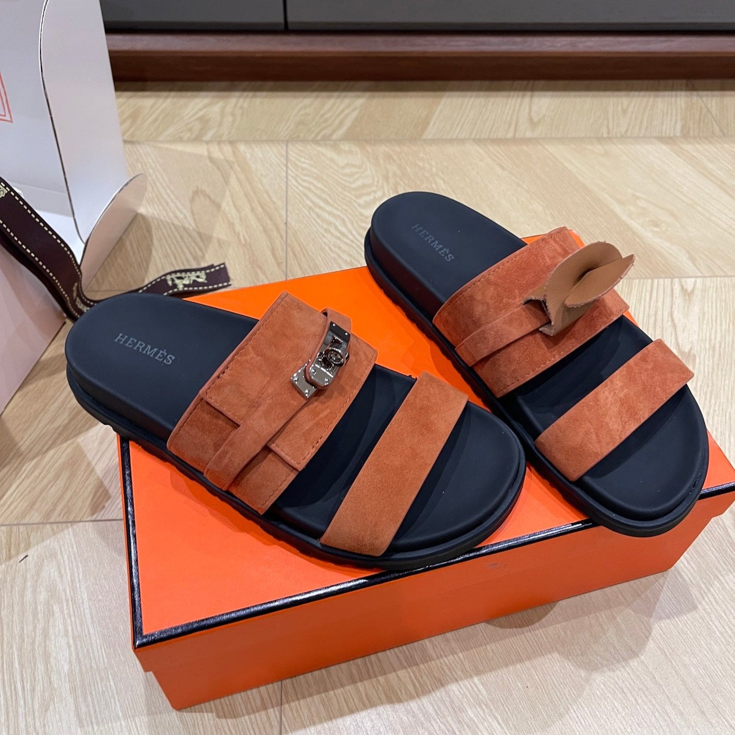 HM 25 Jackson Sandal Brown Suede Calfskin