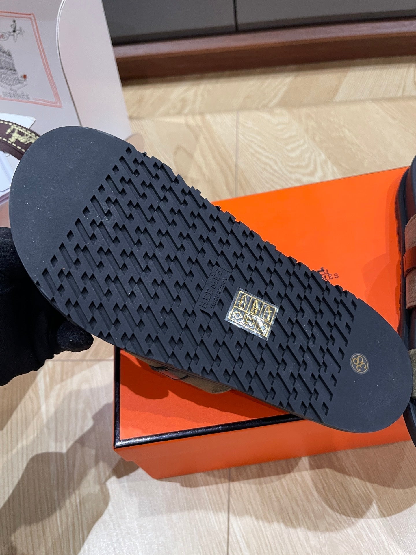 HM 25 Jackson Sandal Khaki Suede Black Calfskin