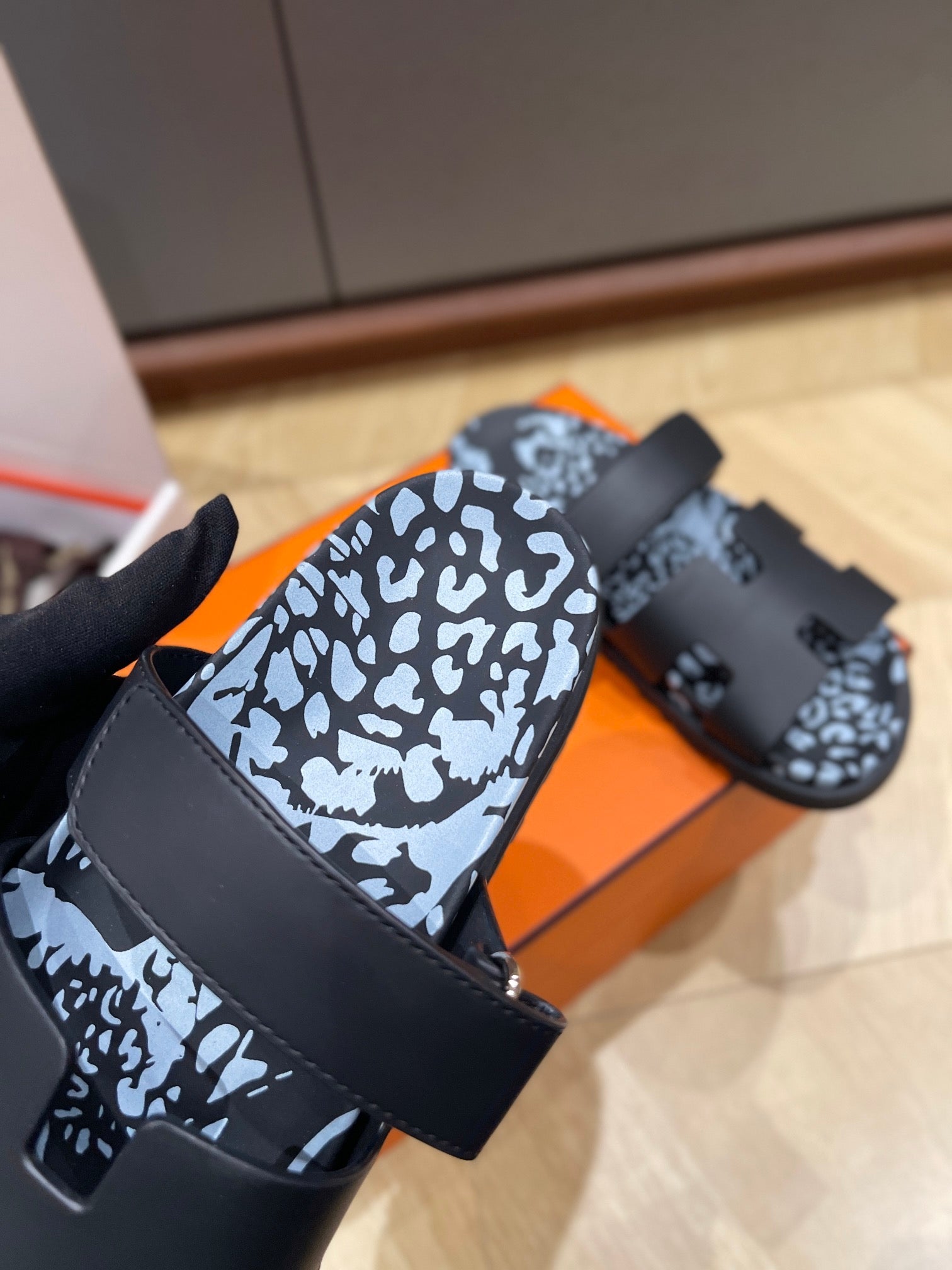 HM 25 Chypre Sandal Calfskin 245700