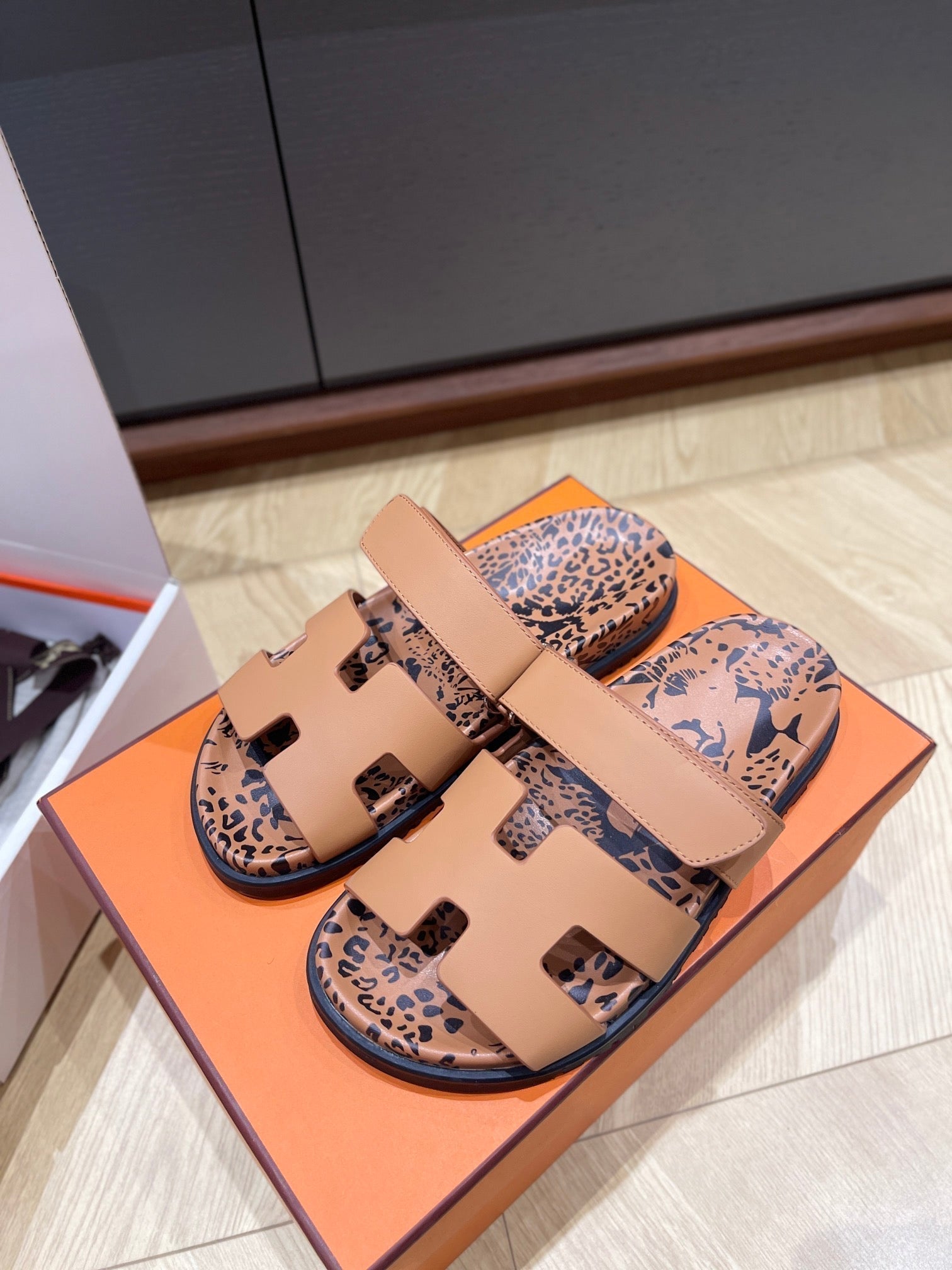 HM 25 Chypre Sandal Calfskin 245700