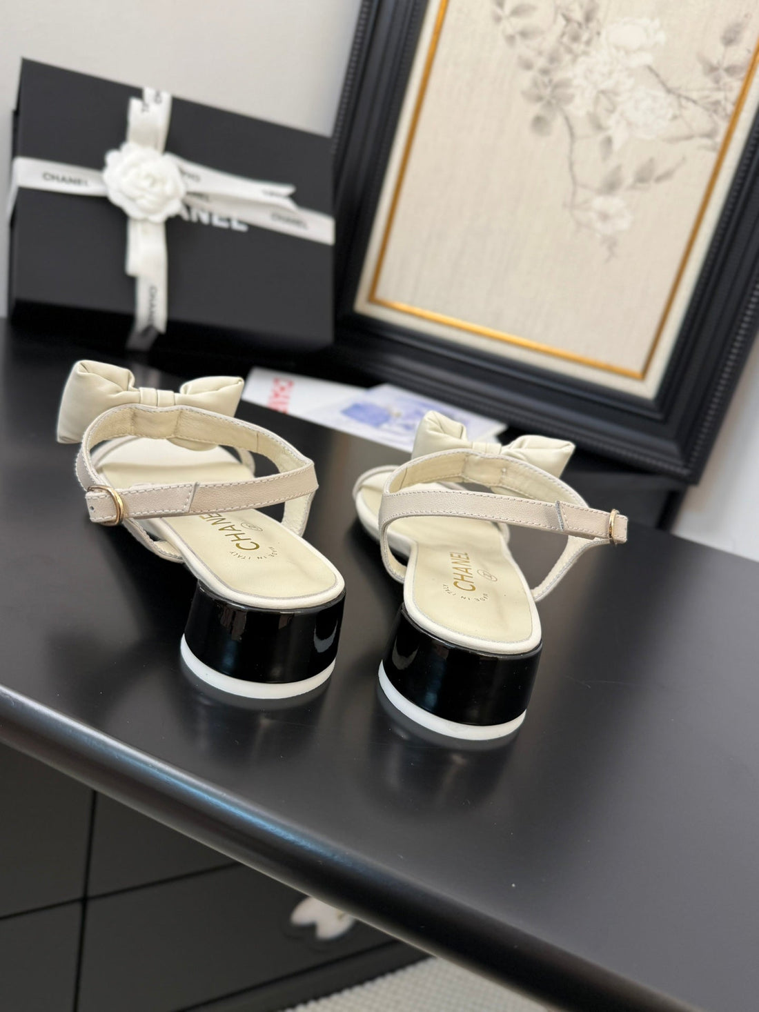 CC 25 Bow Attached Sandals Black Sheepskin 233419