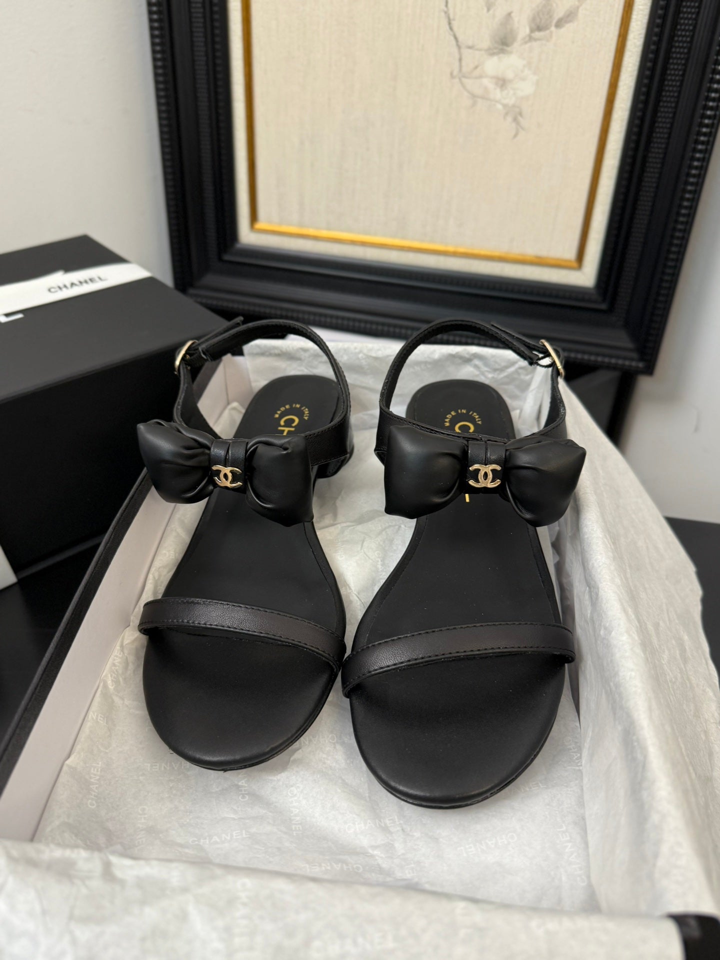 CC 25 Bow Attached Sandals Black Sheepskin 233421