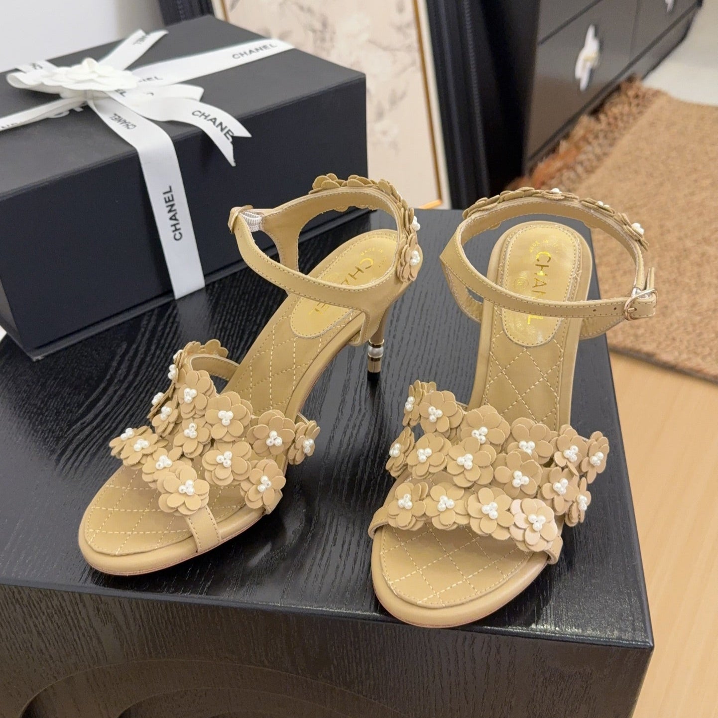 CC 25 Pearl Slingback Beige Sheepskin 252289