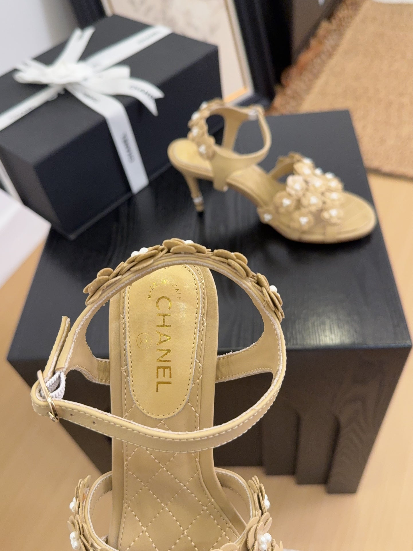 CC 25 Pearl Slingback Beige Sheepskin 252289