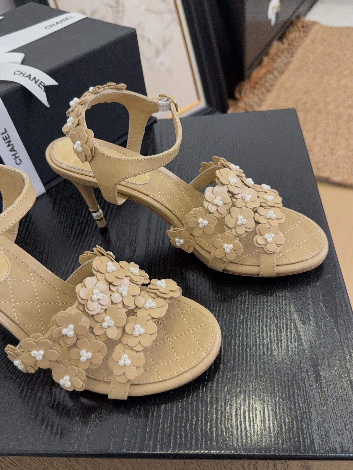 CC 25 Pearl Slingback Beige Sheepskin 252289