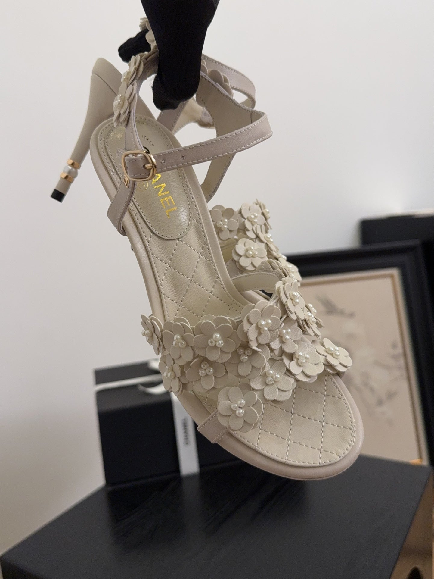 CC 25 Pearl Slingback White Sheepskin 252290