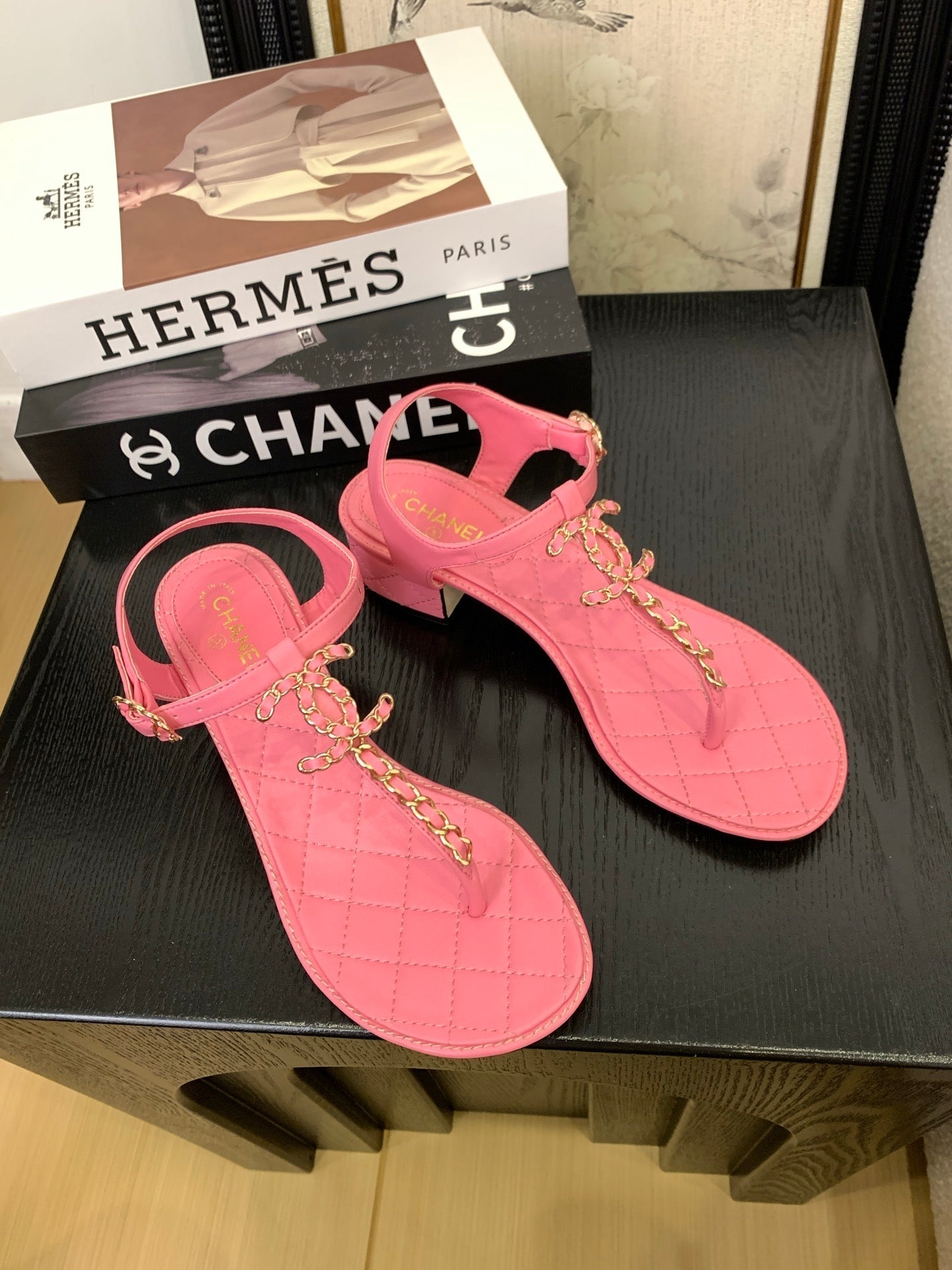 CC 25 Thong Sandal Double C Leather