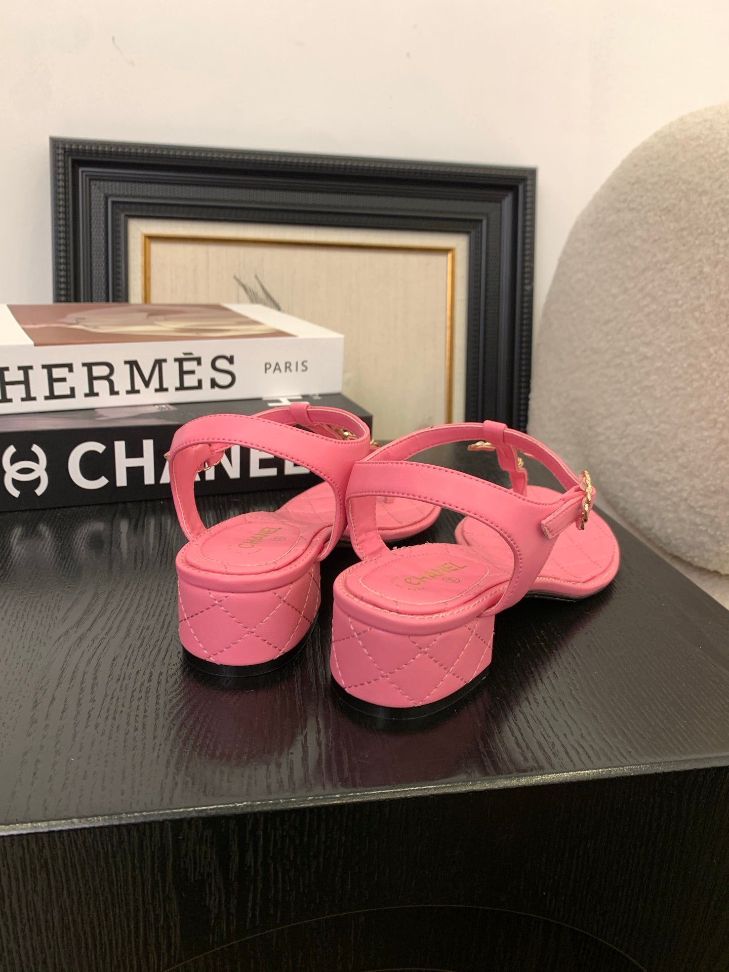 CC 25 Thong Sandal Double C Leather