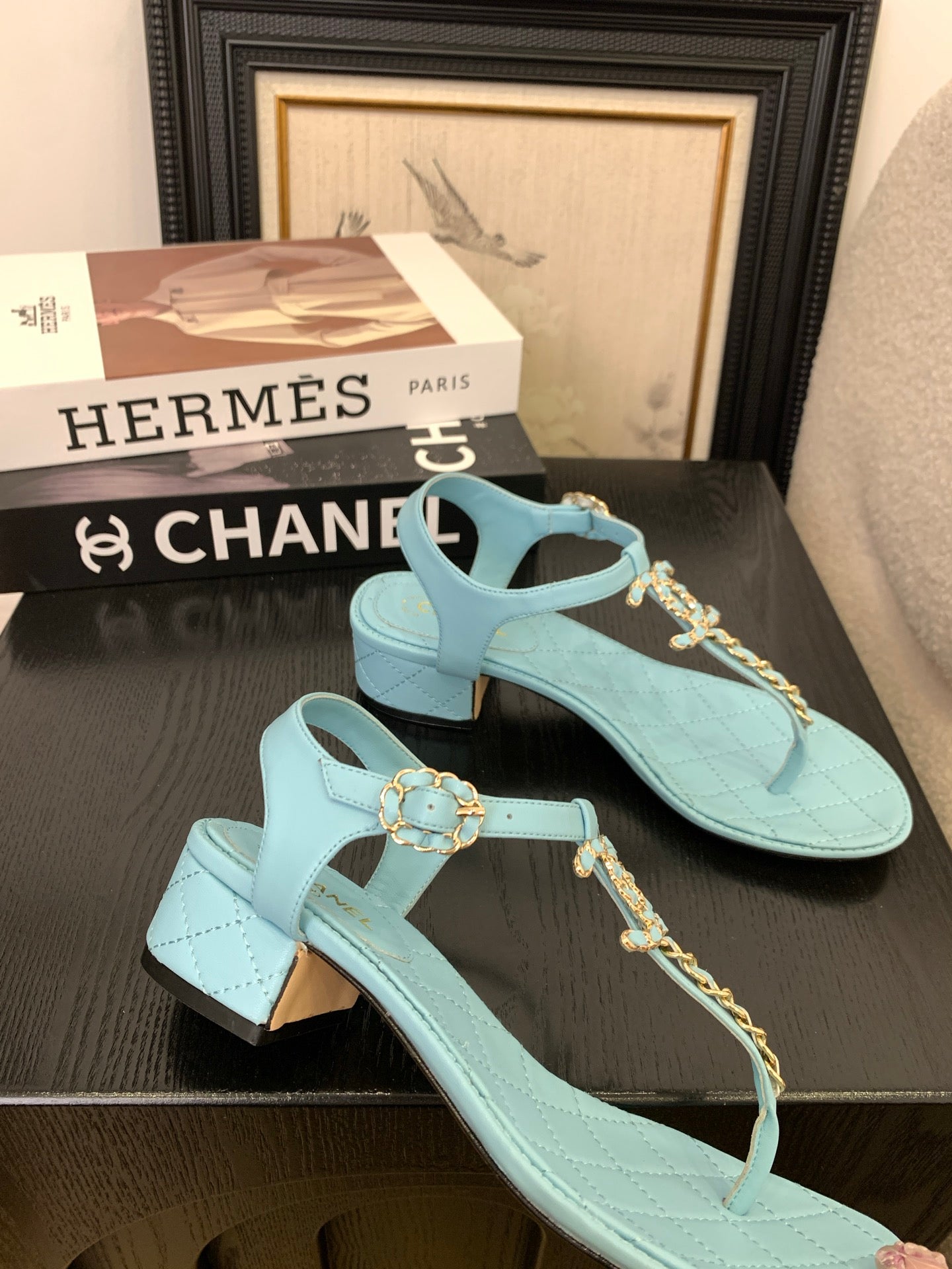 CC 25 Thong Sandal Double C Leather