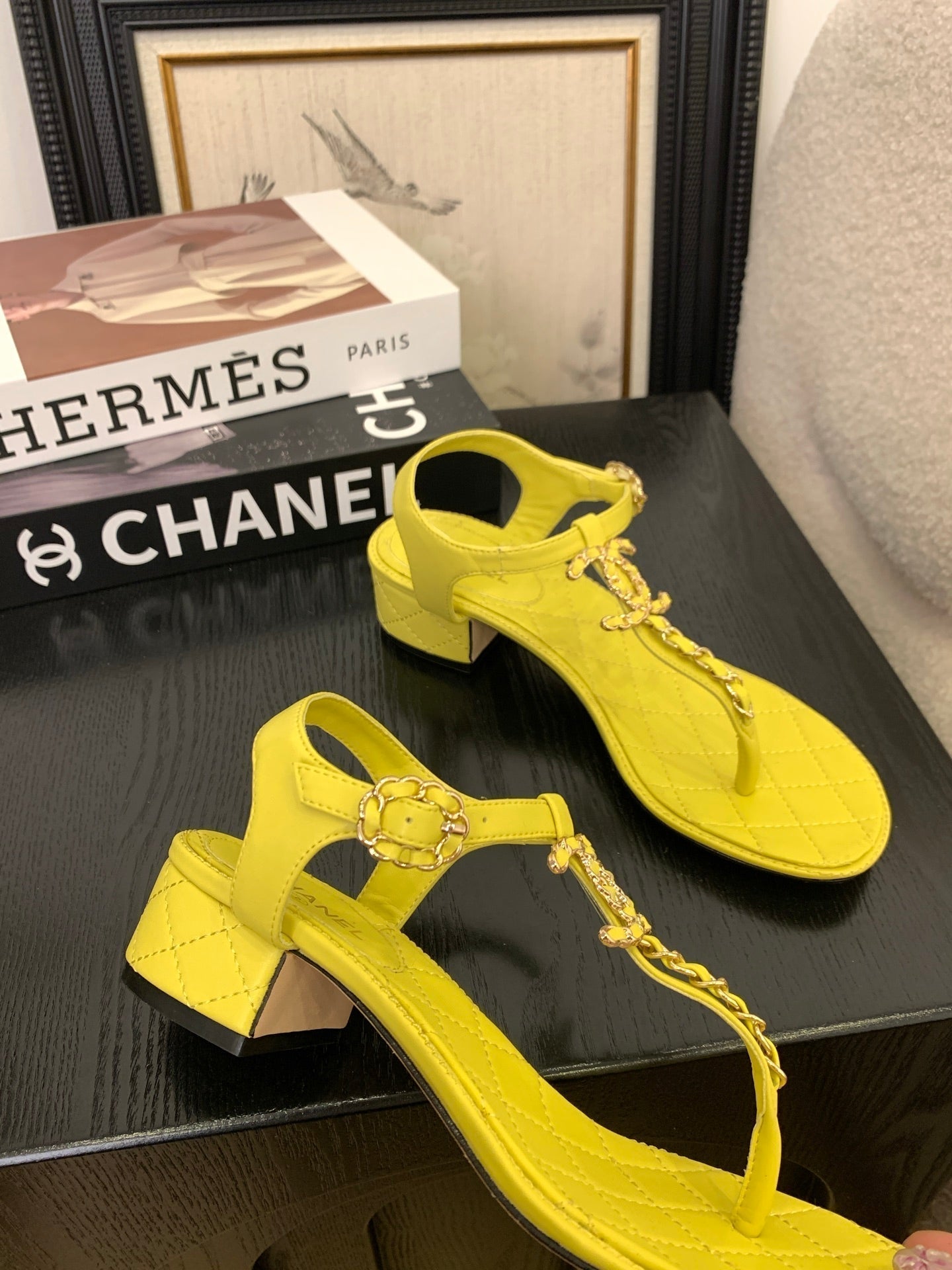 CC 25 Thong Sandal Double C Leather