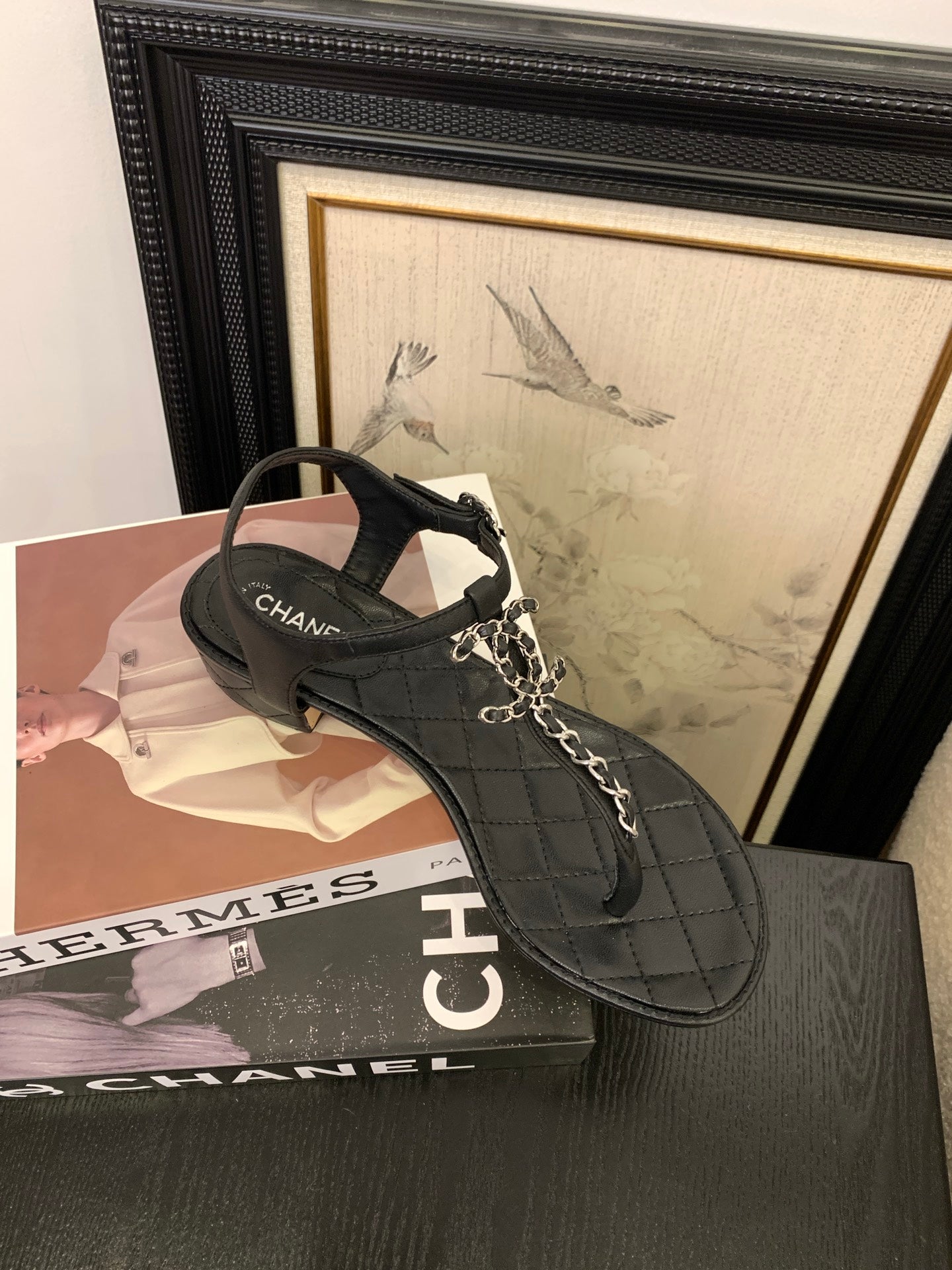 CC 25 Thong Sandal Double C Leather