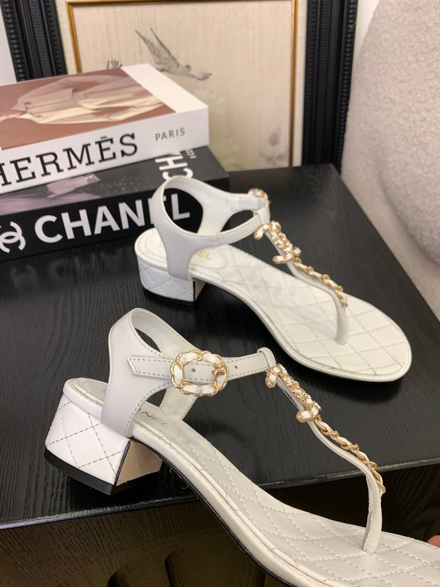 CC 25 Thong Sandal Double C Leather