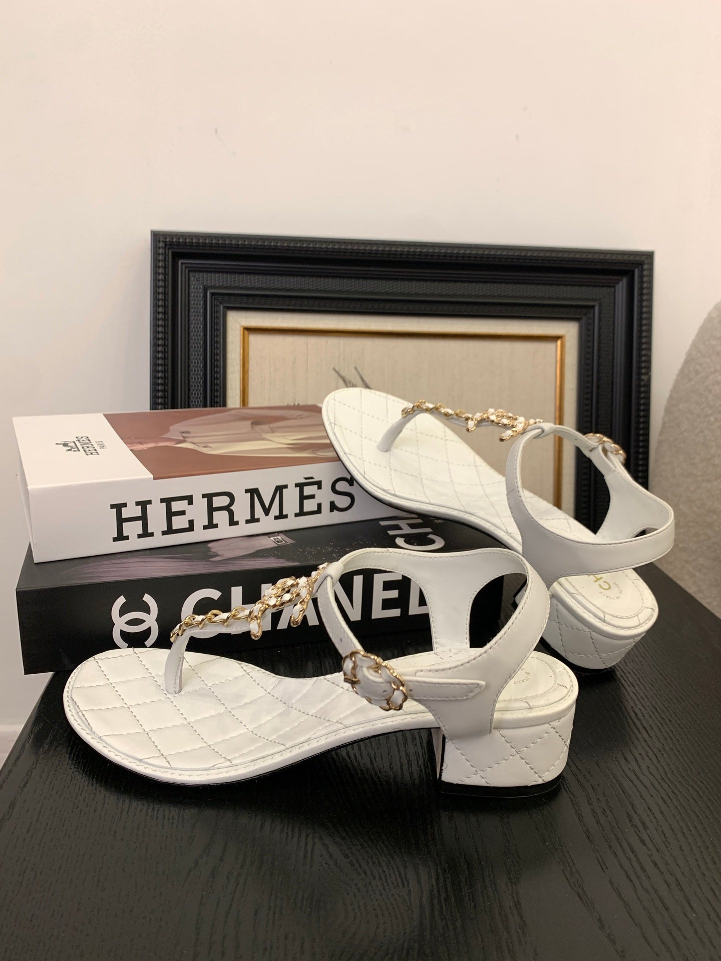 CC 25 Thong Sandal Double C Leather